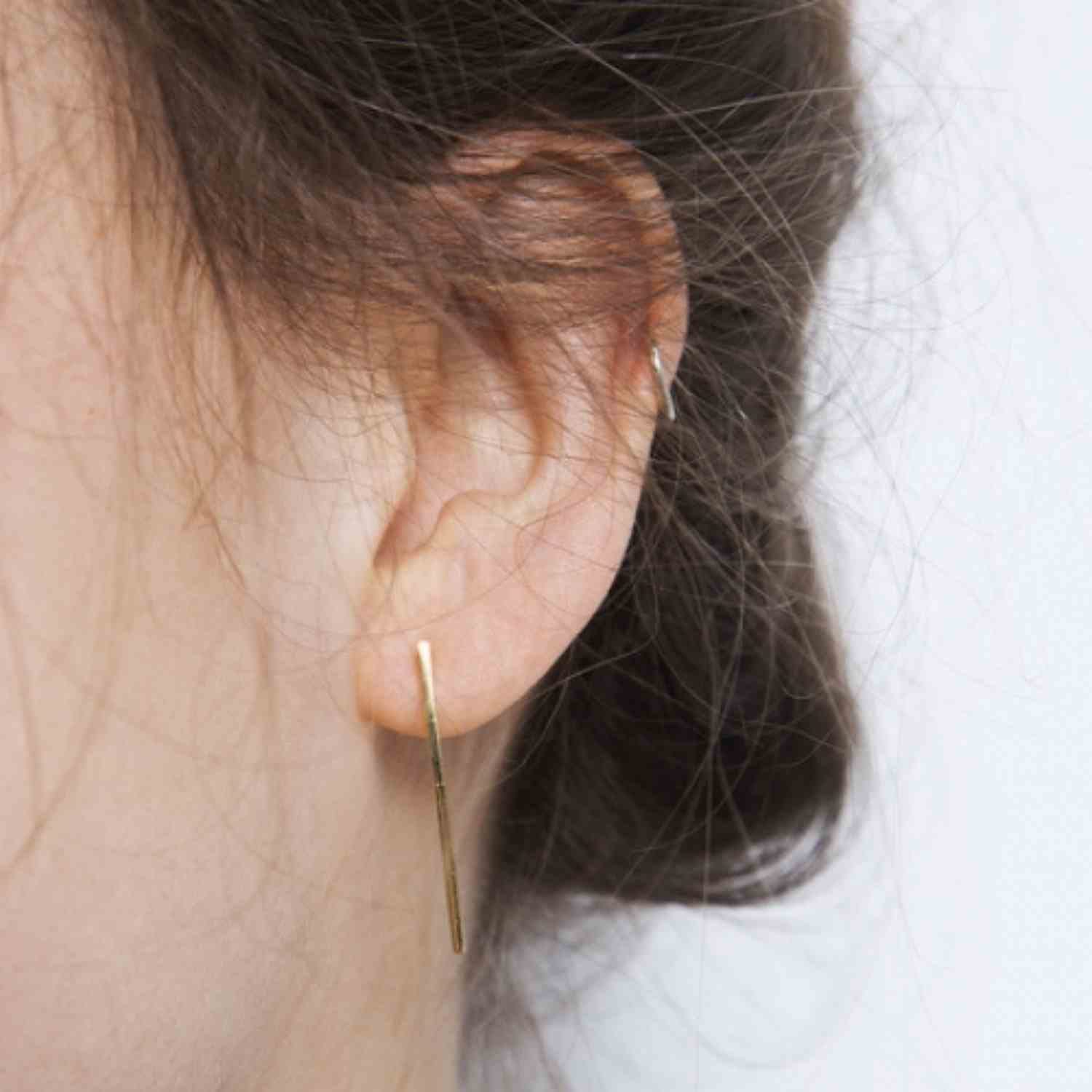 EVELYNE-M STRIPES&JOIST | Bar L - Stud Earring - Gold