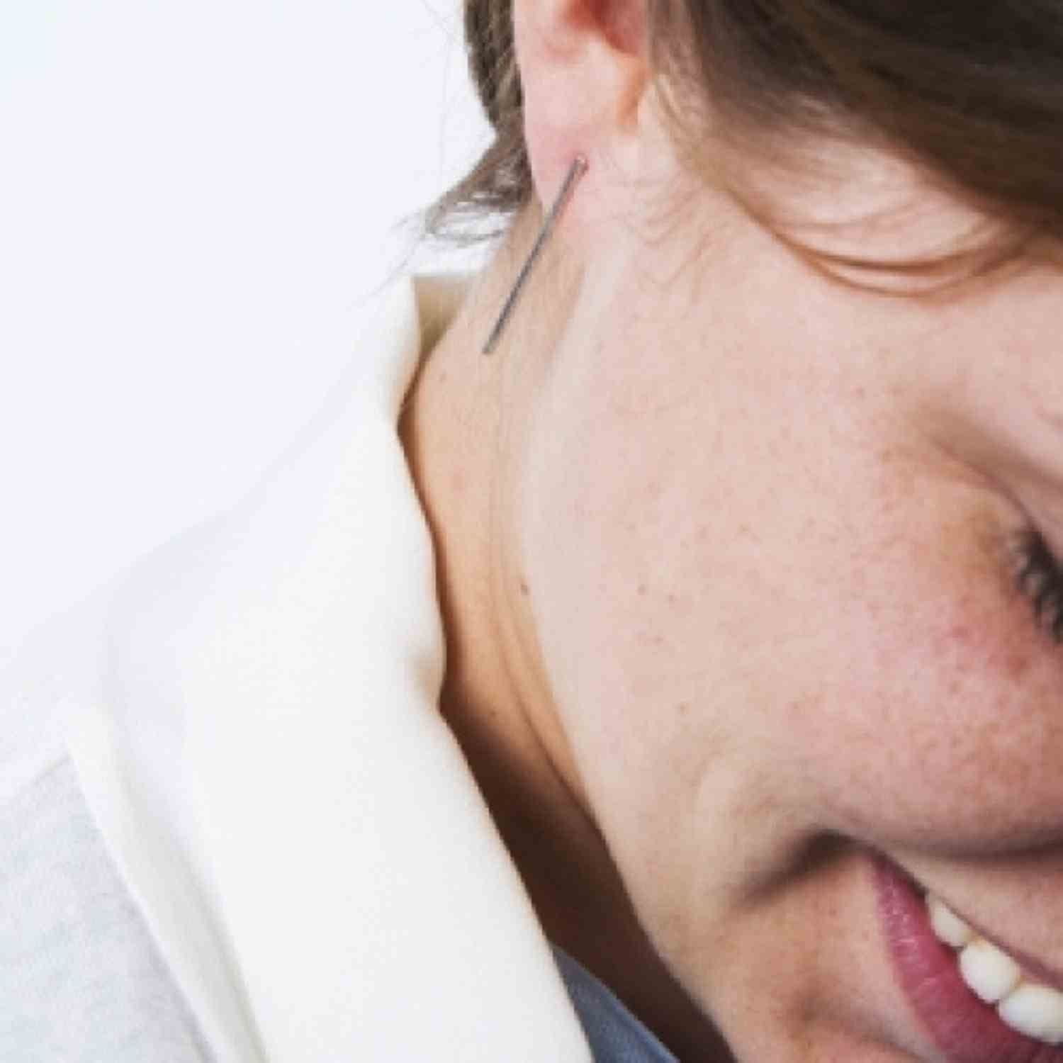 EVELYNE-M STRIPES&JOIST | Bar L - Stud Earring - Silver