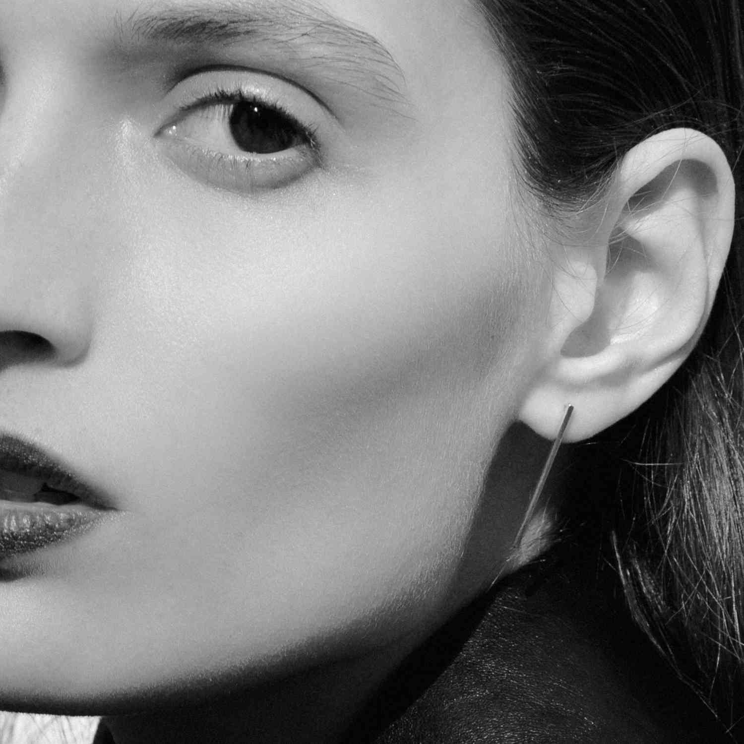EVELYNE-M STRIPES&JOIST | Bar L - Stud Earring - Silver