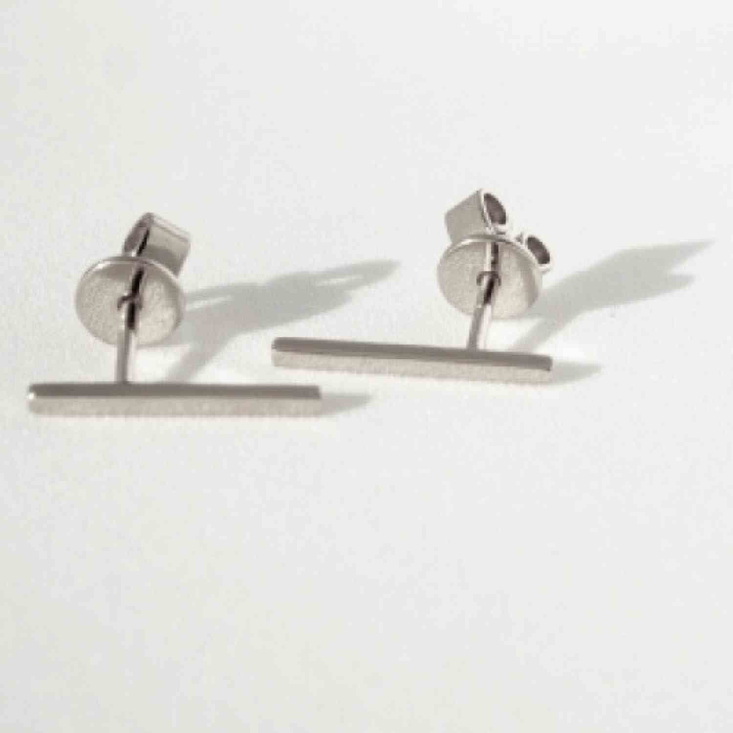 EVELYNE-M STRIPES&JOIST | Bar M - Stud Earring - Silver