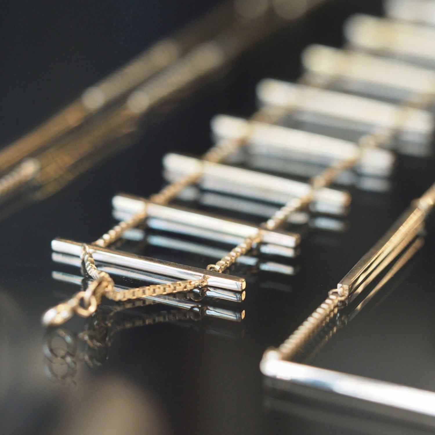 EVELYNE-M 14-18cm STRIPES&JOIST | Bar Row Mega - Bracelet - Gold