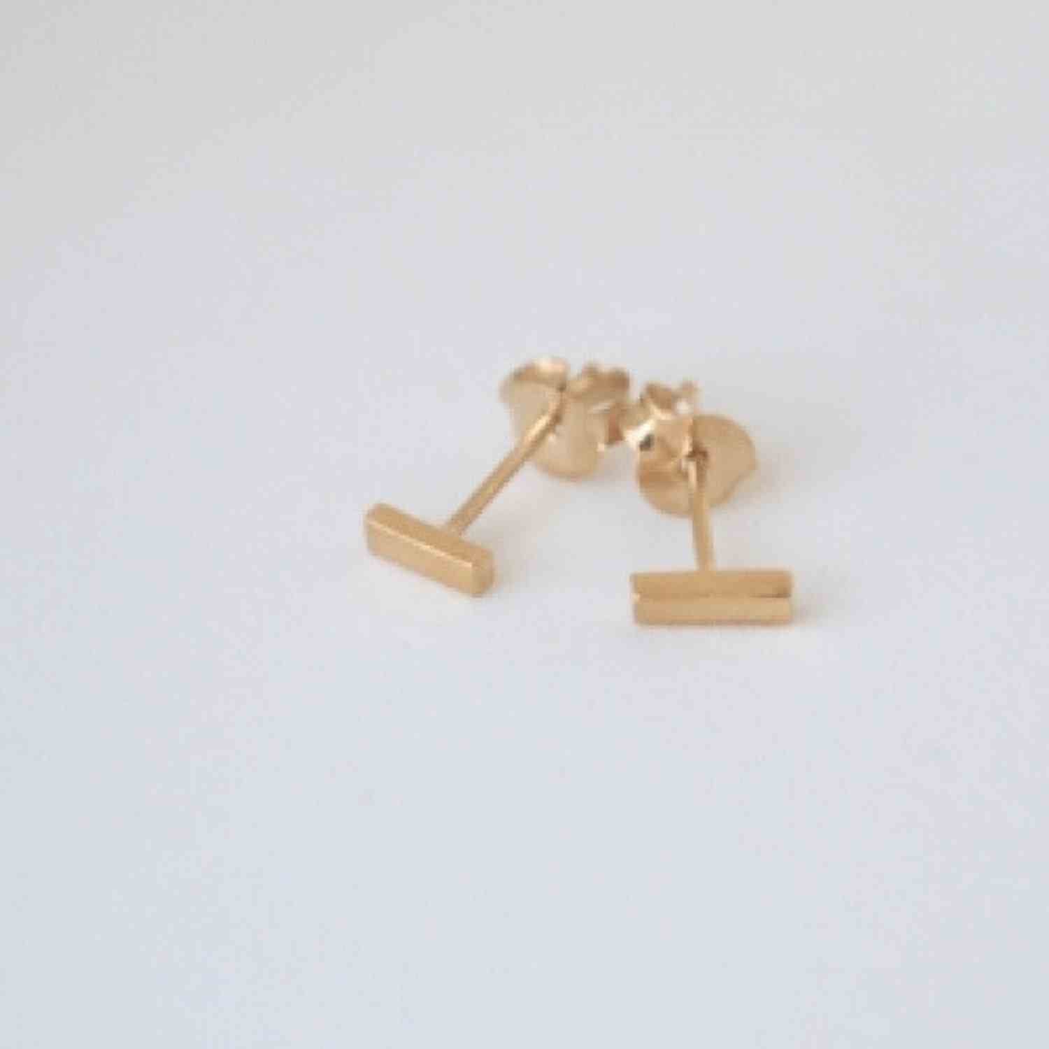 EVELYNE-M STRIPES&JOIST | Bar S - Stud Earring - Gold