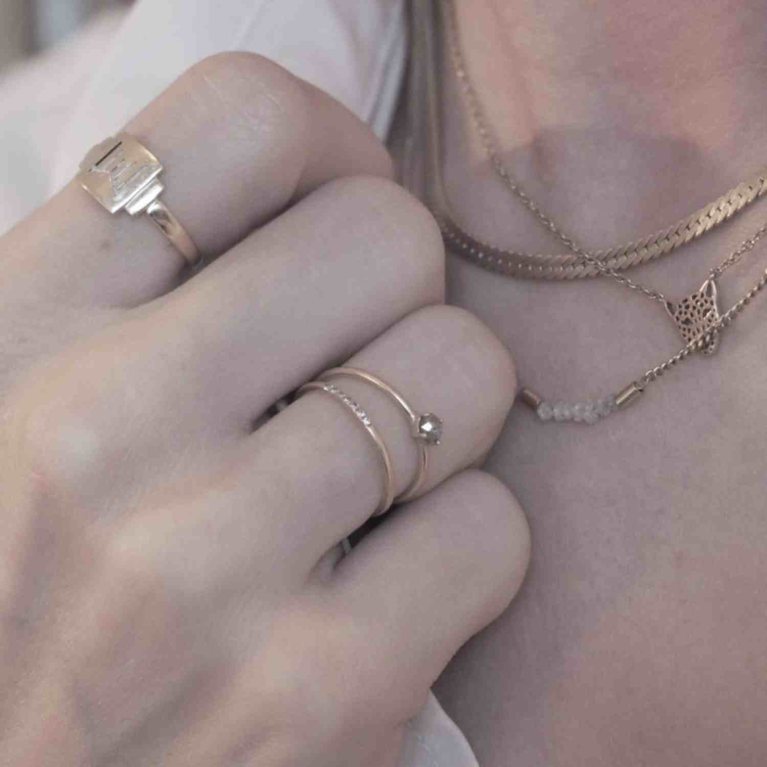 EVELYNE-M STRIPES&JOIST | Bar Seven Diamond White (1.0) - Ring - 18 Karat Gold