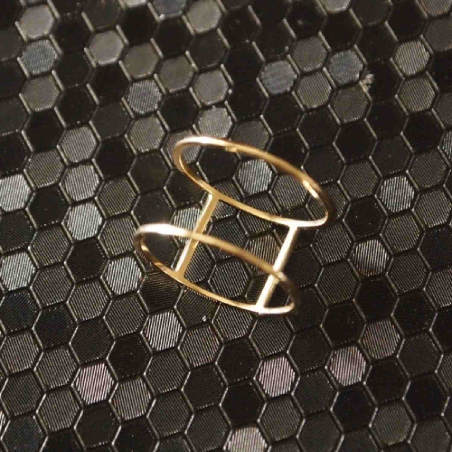 EVELYNE-M STRIPES&JOIST | Double - Ring - 18 Karat Gold