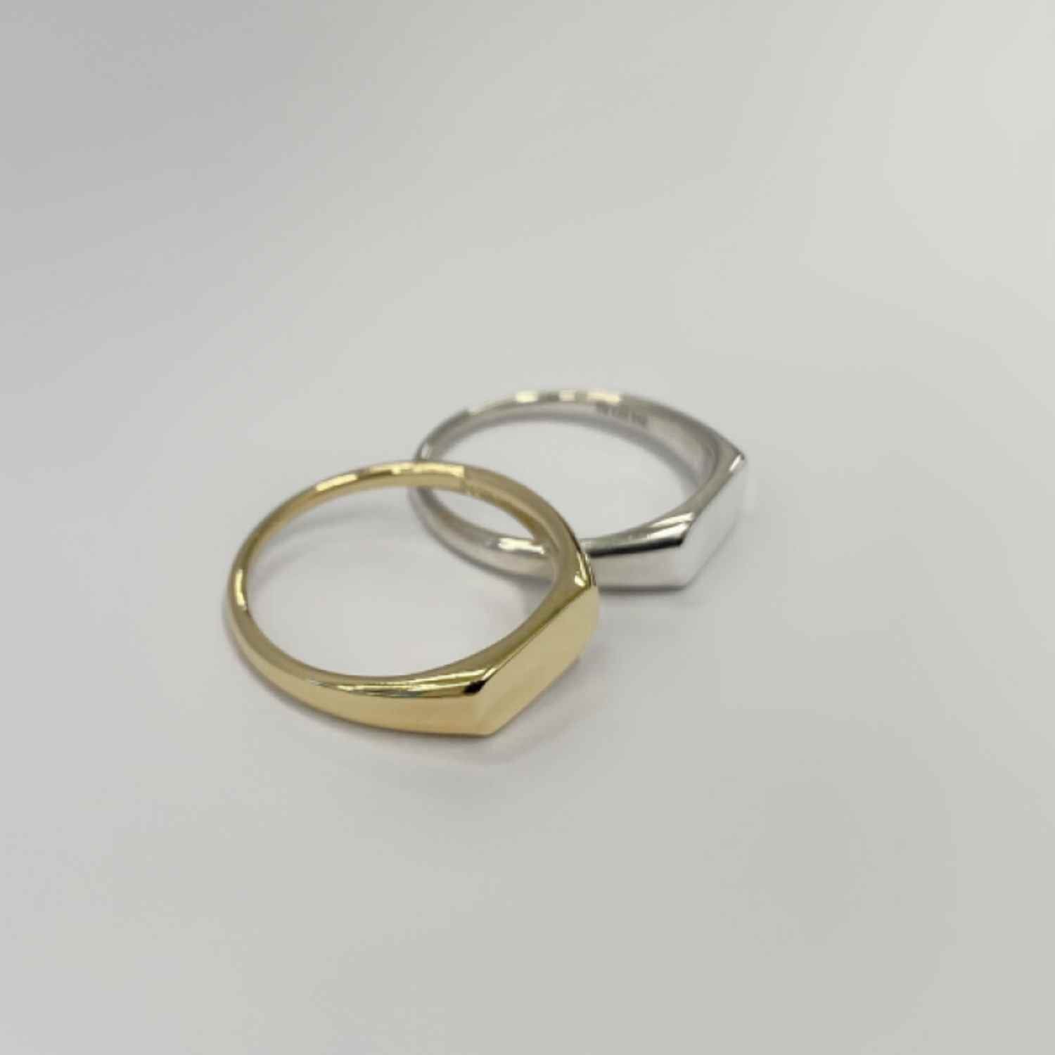 EVELYNE-M STRIPES&JOIST | Medium Signet - Ring - Silver