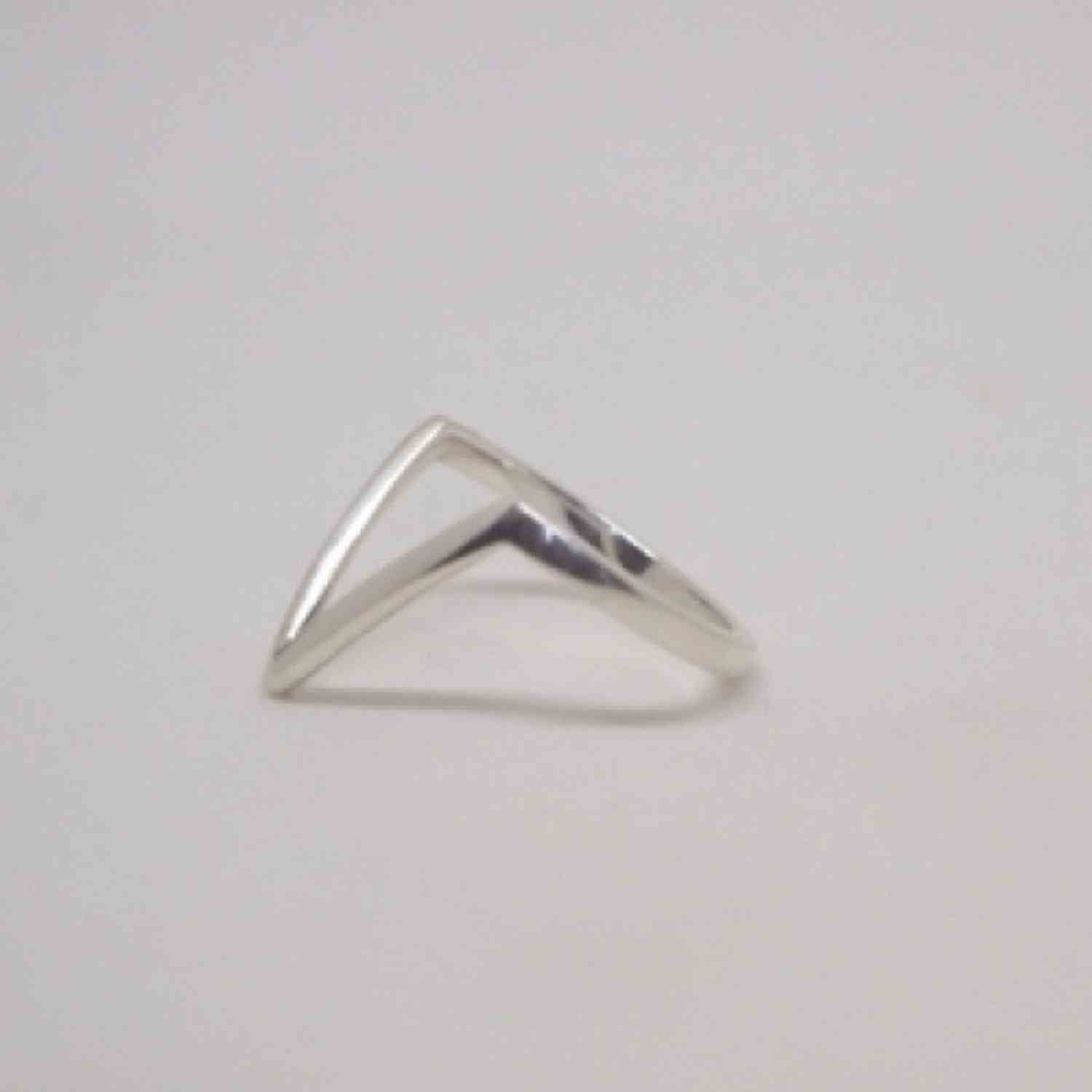 EVELYNE-M TRINITY | Classic V - Ring - Silver