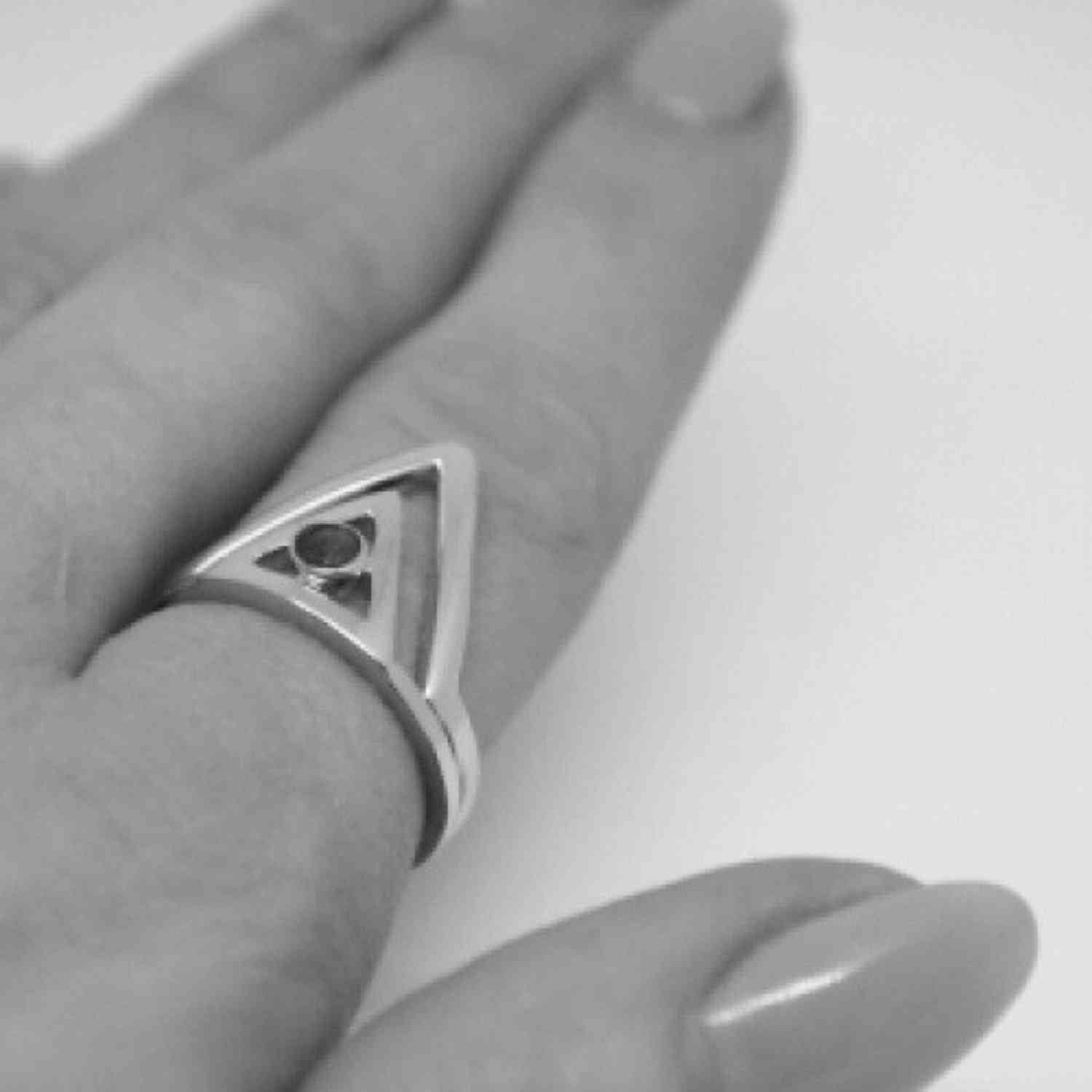 EVELYNE-M TRINITY | Classic V - Ring - Silver