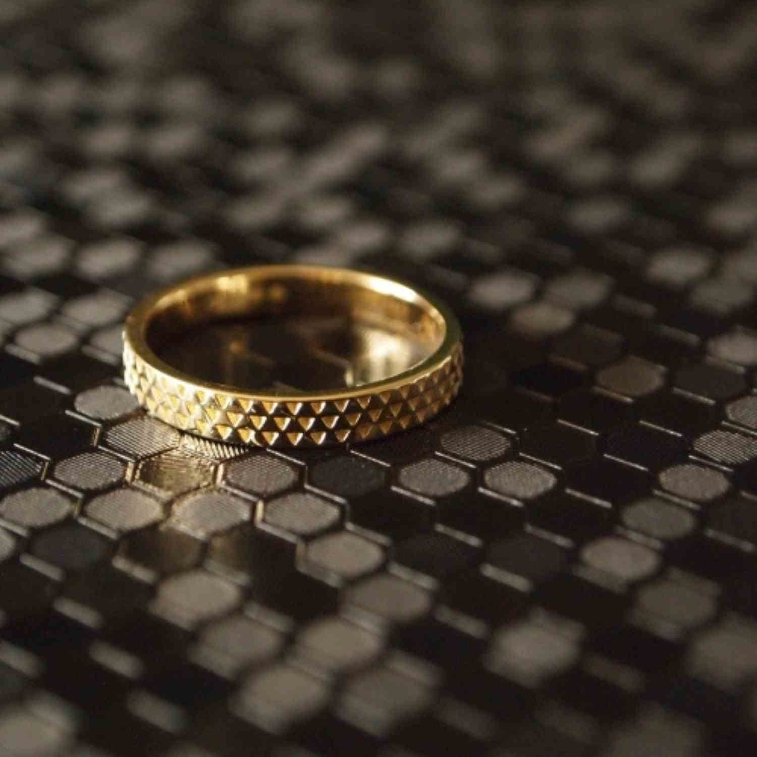 EVELYNE-M TRINITY | Pattern - Ring - Gold