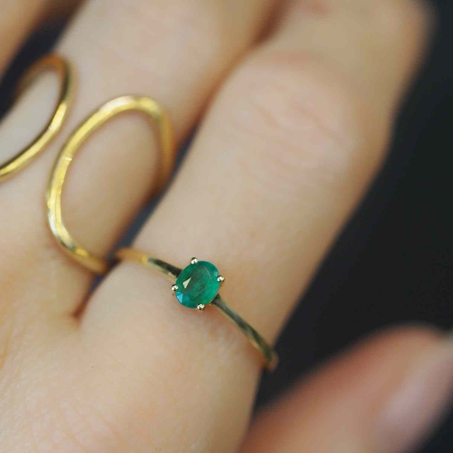 EVELYNE-M ANIMORUM | Emerald Noblesse - Ring - 18 Karat Gold