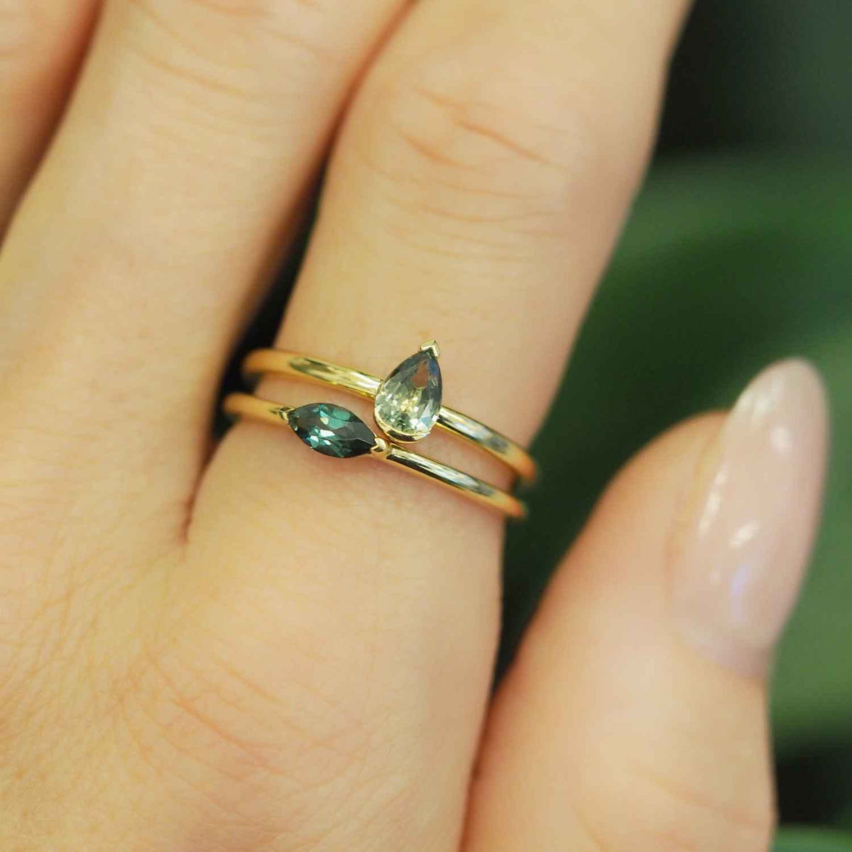EVELYNE-M ANIMORUM | Tear of Passion Green Sapphire - Ring - 18 Karat Gold (LIMITED EDITION)