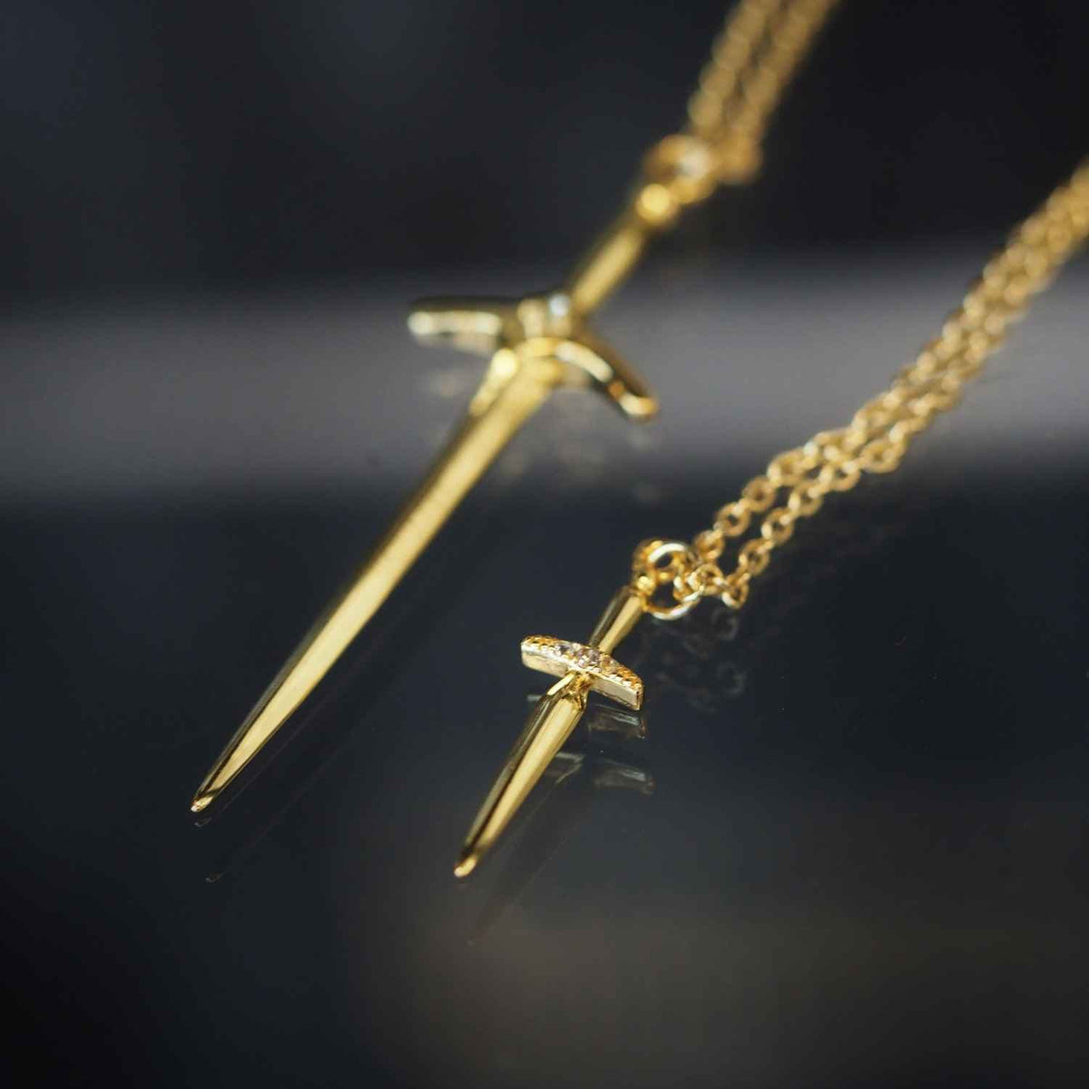 EVELYNE-M 40-45cm verstellbar ANIMORUM | Veil Dagger Green Sapphire - Necklace - Gold