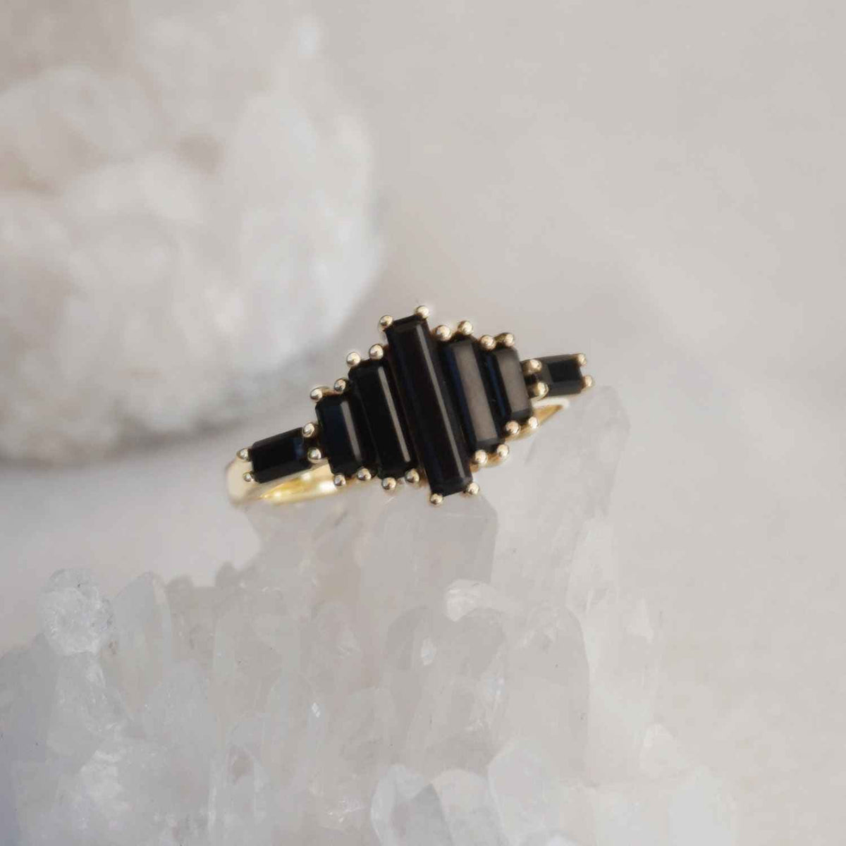 EVELYNE-M BAGUETTE | Black Onyx Bridge - Ring - 18 Karat Gold