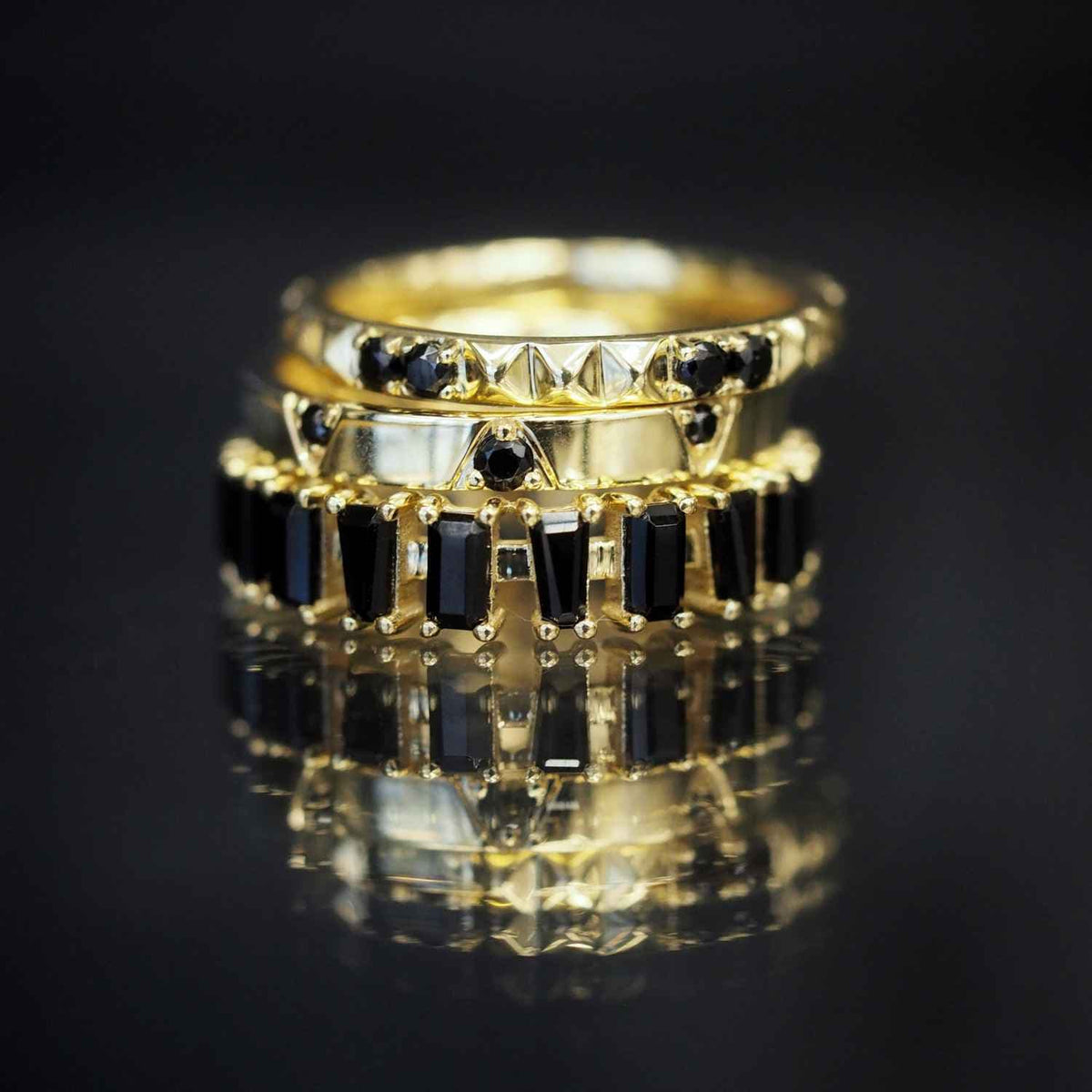 EVELYNE-M BAGUETTE | Black Onyx Carousel - Ring - 18 Karat Gold