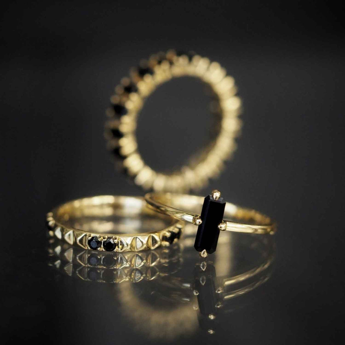 EVELYNE-M BAGUETTE | Black Onyx Carousel - Ring - 18 Karat Gold