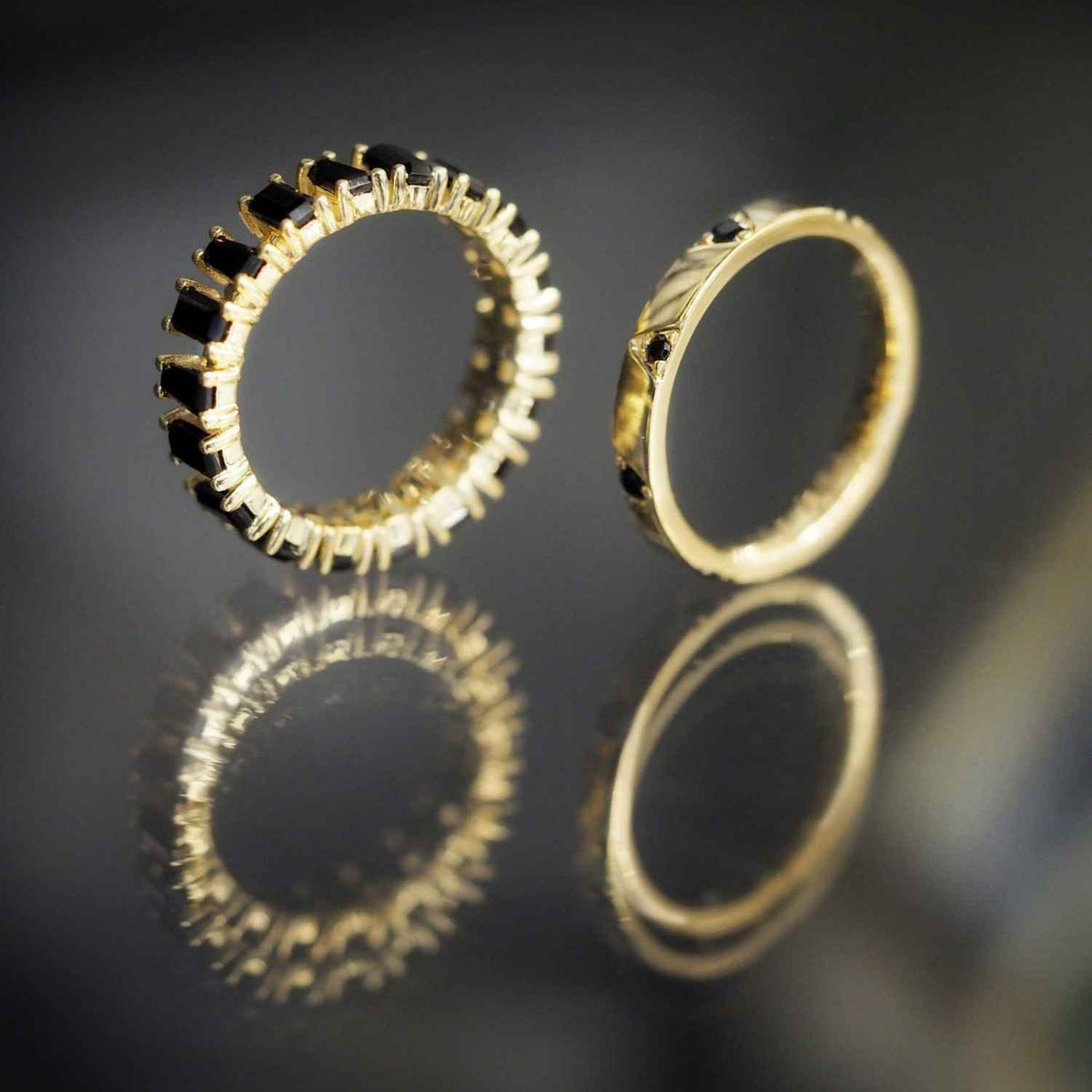 EVELYNE-M BAGUETTE | Black Onyx Carousel - Ring - 18 Karat Gold