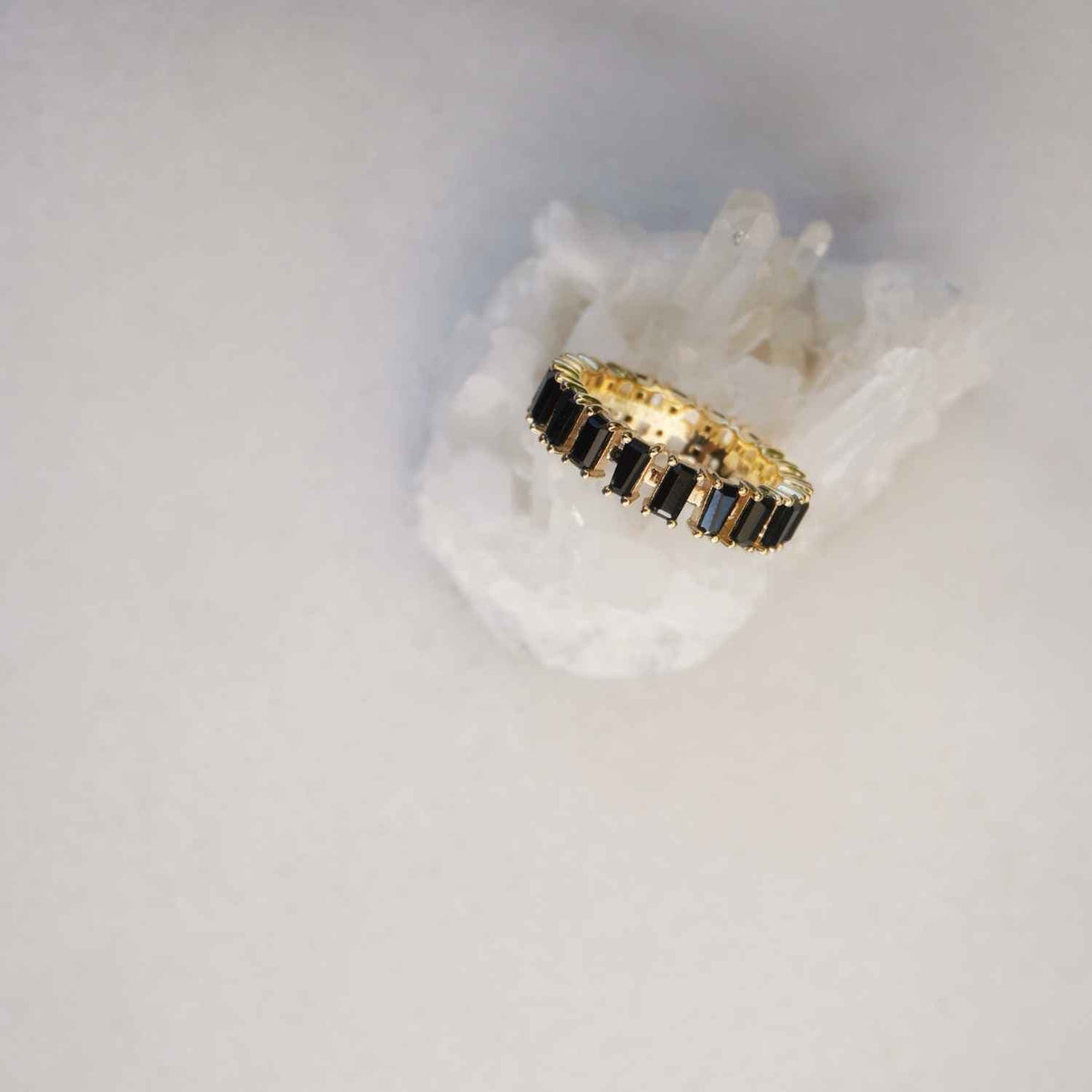 EVELYNE-M BAGUETTE | Black Onyx Carousel - Ring - 18 Karat Gold