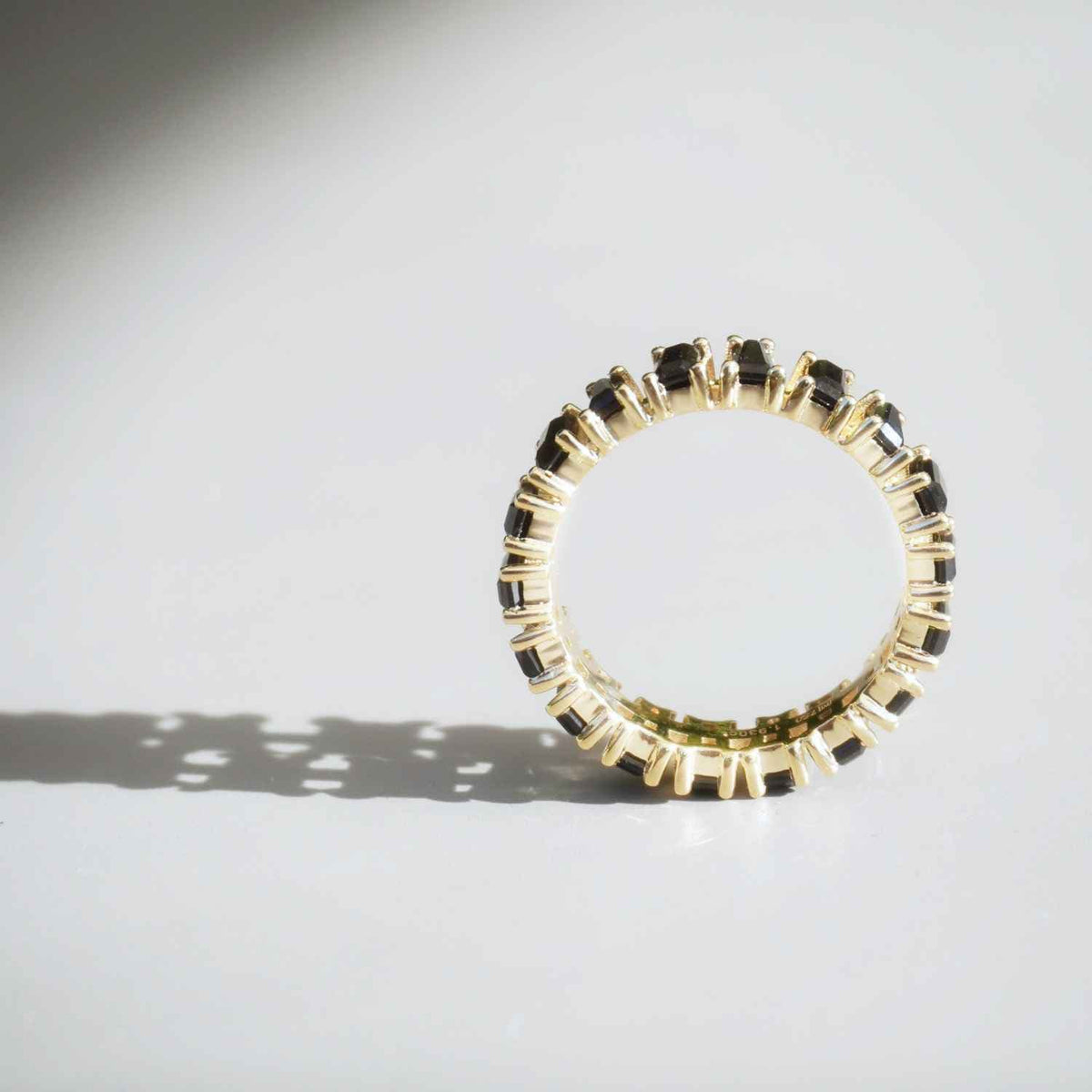 EVELYNE-M BAGUETTE | Black Onyx Carousel - Ring - 18 Karat Gold