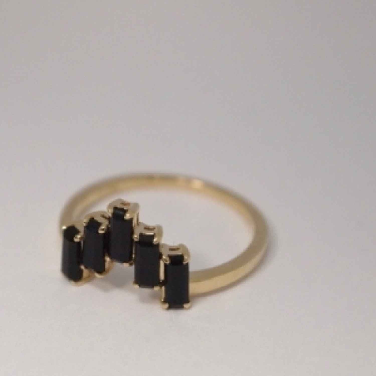 EVELYNE-M BAGUETTE | Black Onyx Five - Ring - 18 Karat Gold