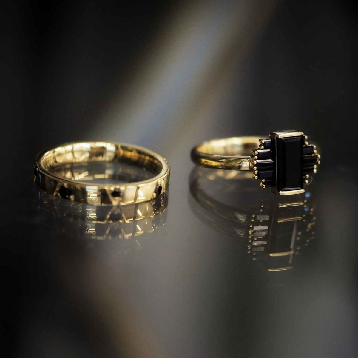 EVELYNE-M BAGUETTE | Black Onyx Rays - Ring - 18 Karat Gold