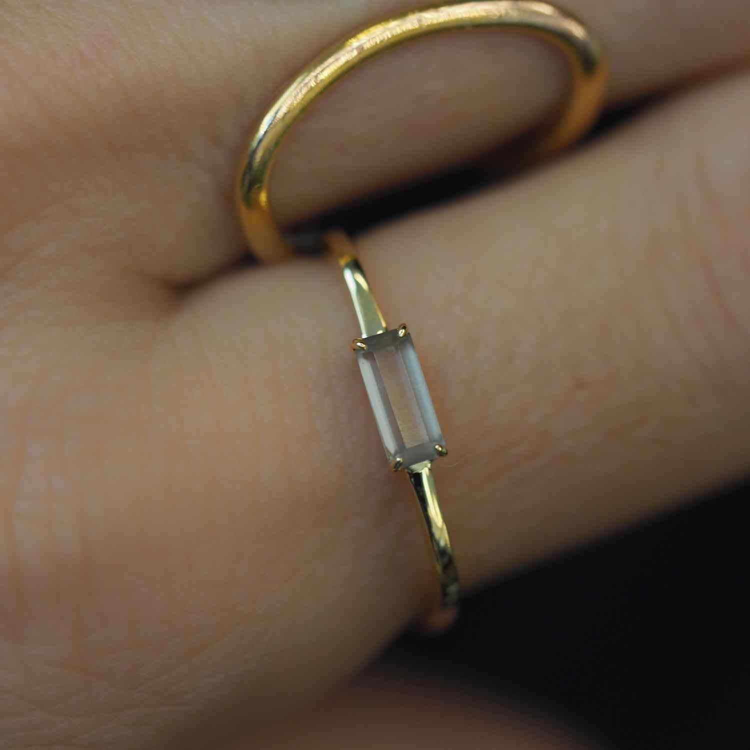 EVELYNE-M BAGUETTE | Grey Moonstone Square - Ring - 18 Karat Gold