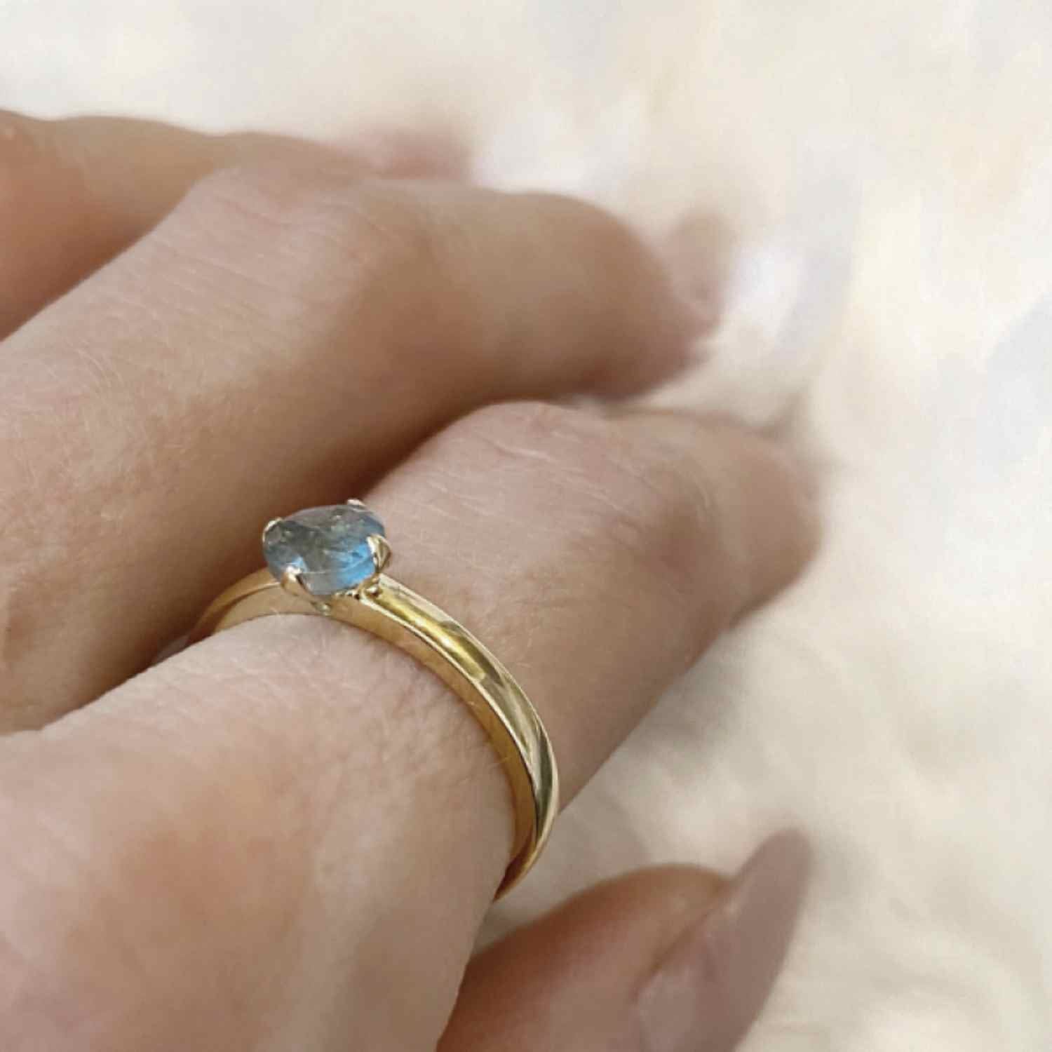 EVELYNE-M CITYFOX | Aquamarine Moos Solitaire - Ring - 18 Karat Gold