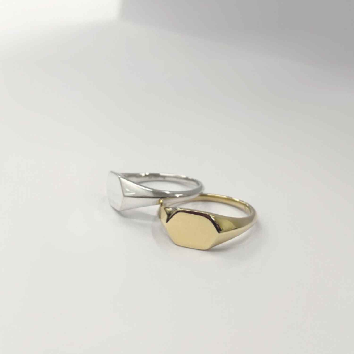 EVELYNE-M CLEOMETRA | Hexagon Horizon Signet - Ring - Gold