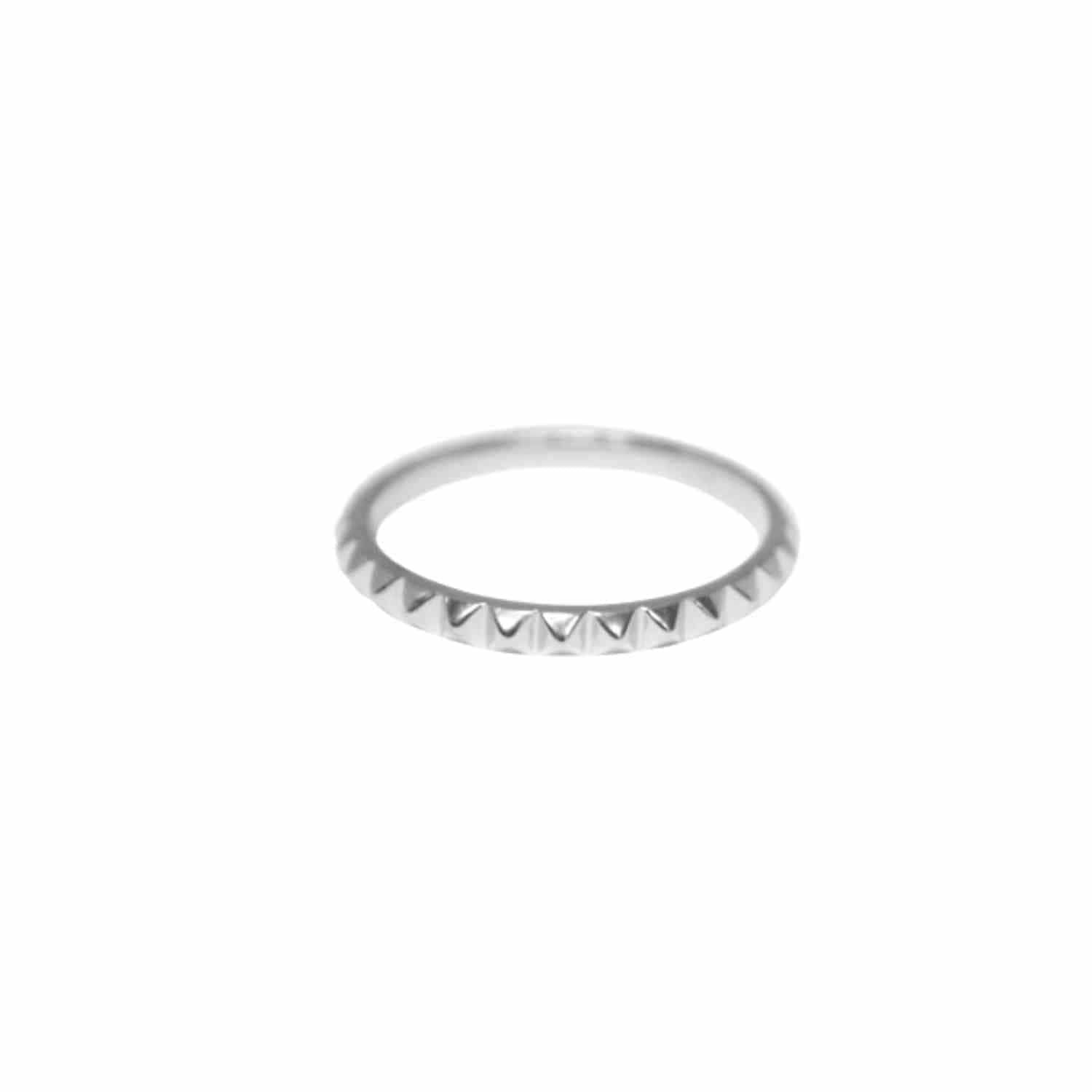 EVELYNE-M CLEOMETRA | Pyramid Rivets - Ring - Silver