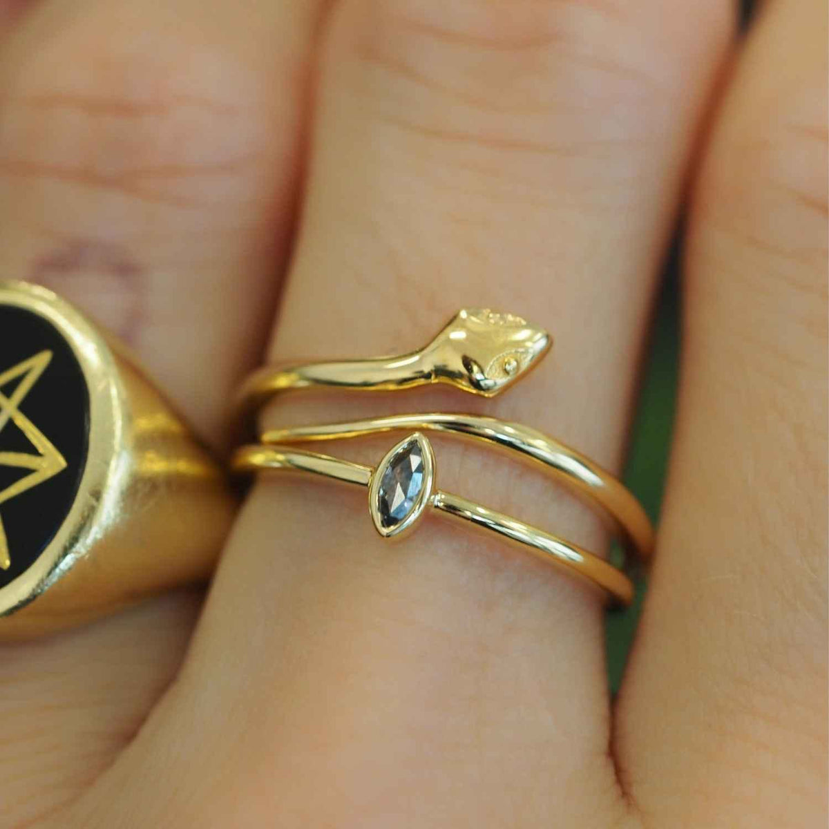 EVELYNE-M CLEOMETRA | Simple Mini Marquise SaltPepper Diamond - Ring - 18 Karat Gold
