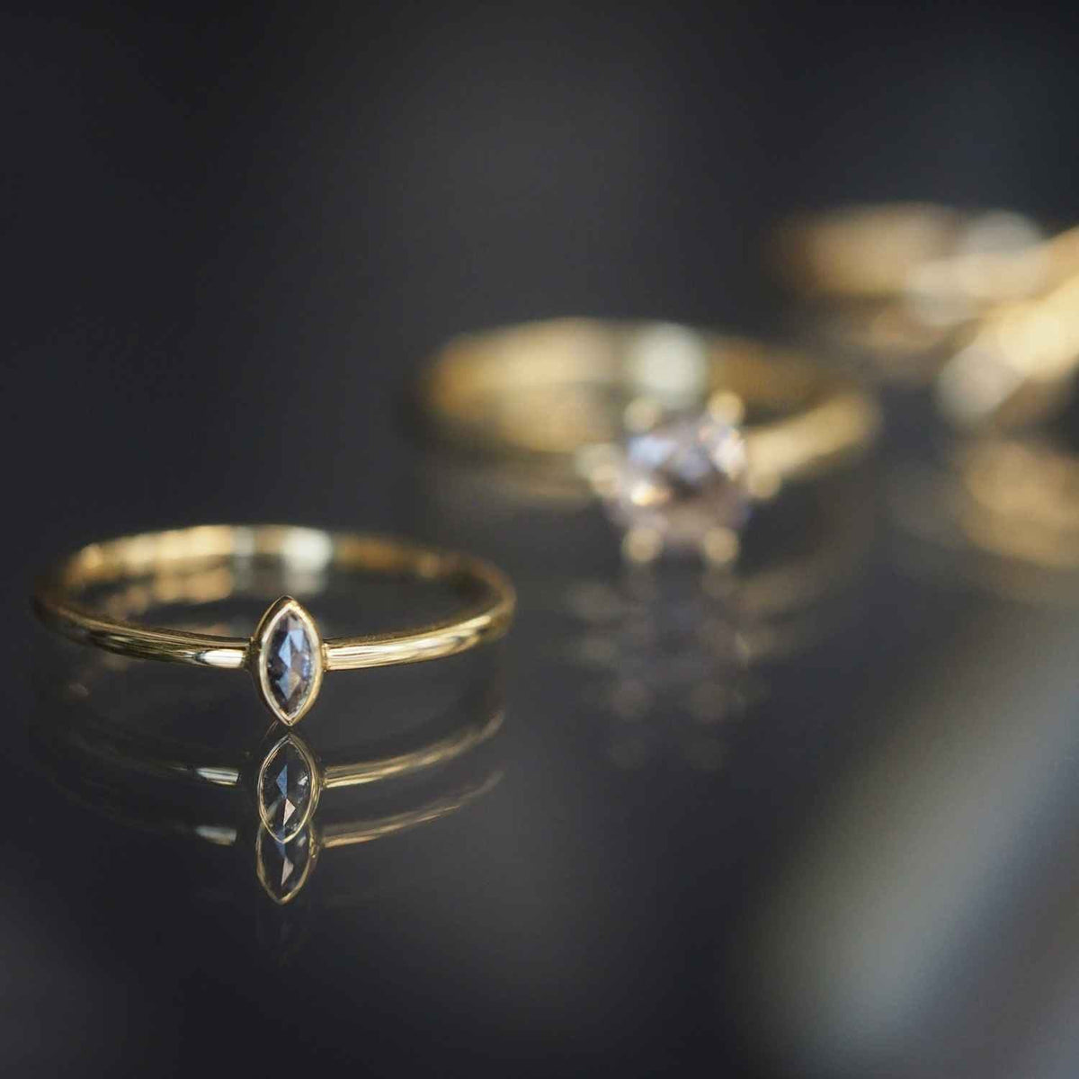 EVELYNE-M CLEOMETRA | Simple Mini Marquise SaltPepper Diamond - Ring - 18 Karat Gold