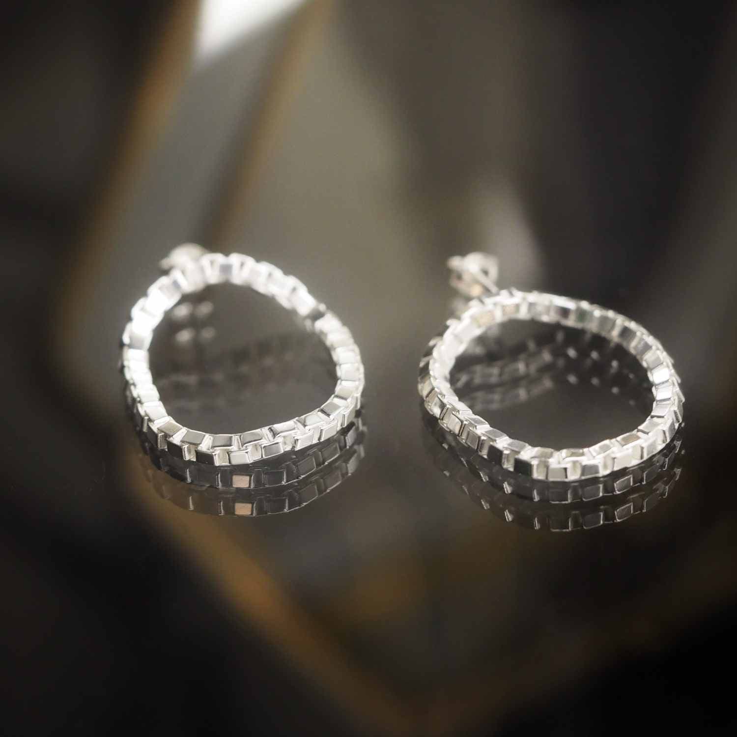 EVELYNE-M CLEOMETRA | Square Mega Loop - Stud Earring - Silver