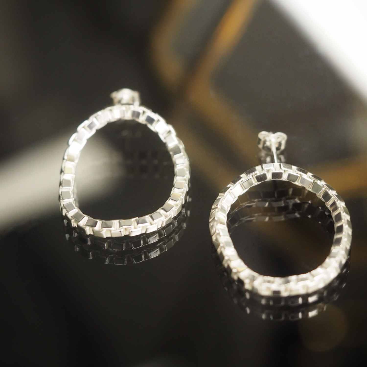 EVELYNE-M CLEOMETRA | Square Mega Loop - Stud Earring - Silver