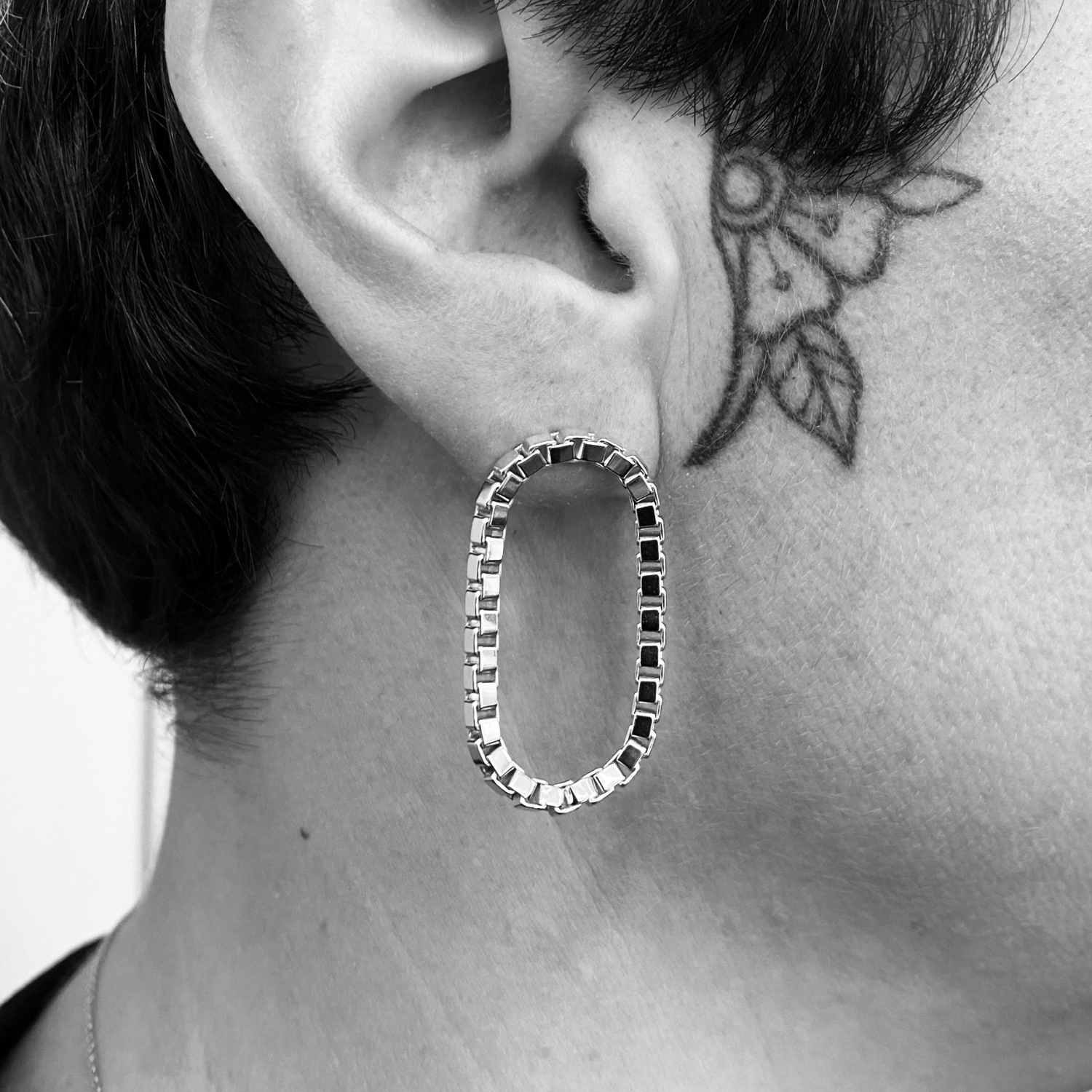EVELYNE-M CLEOMETRA | Square Mega Loop - Stud Earring - Silver