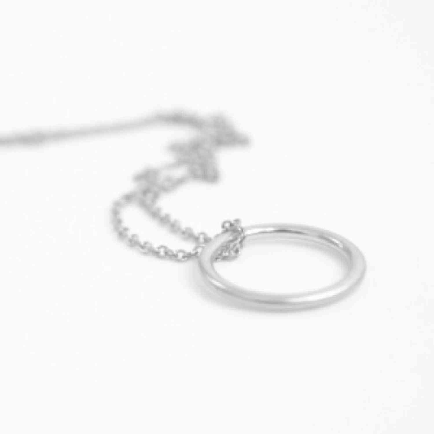 EVELYNE-M CURVACEOUS | Circle - Necklace - Silver