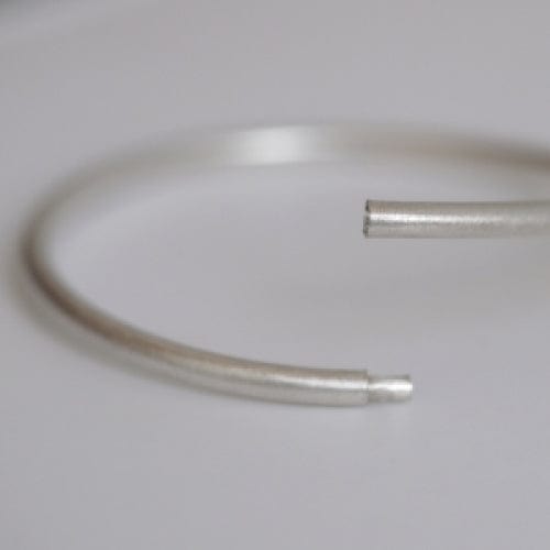 EVELYNE-M CURVACEOUS | Classic (3) - Bangle - Silver