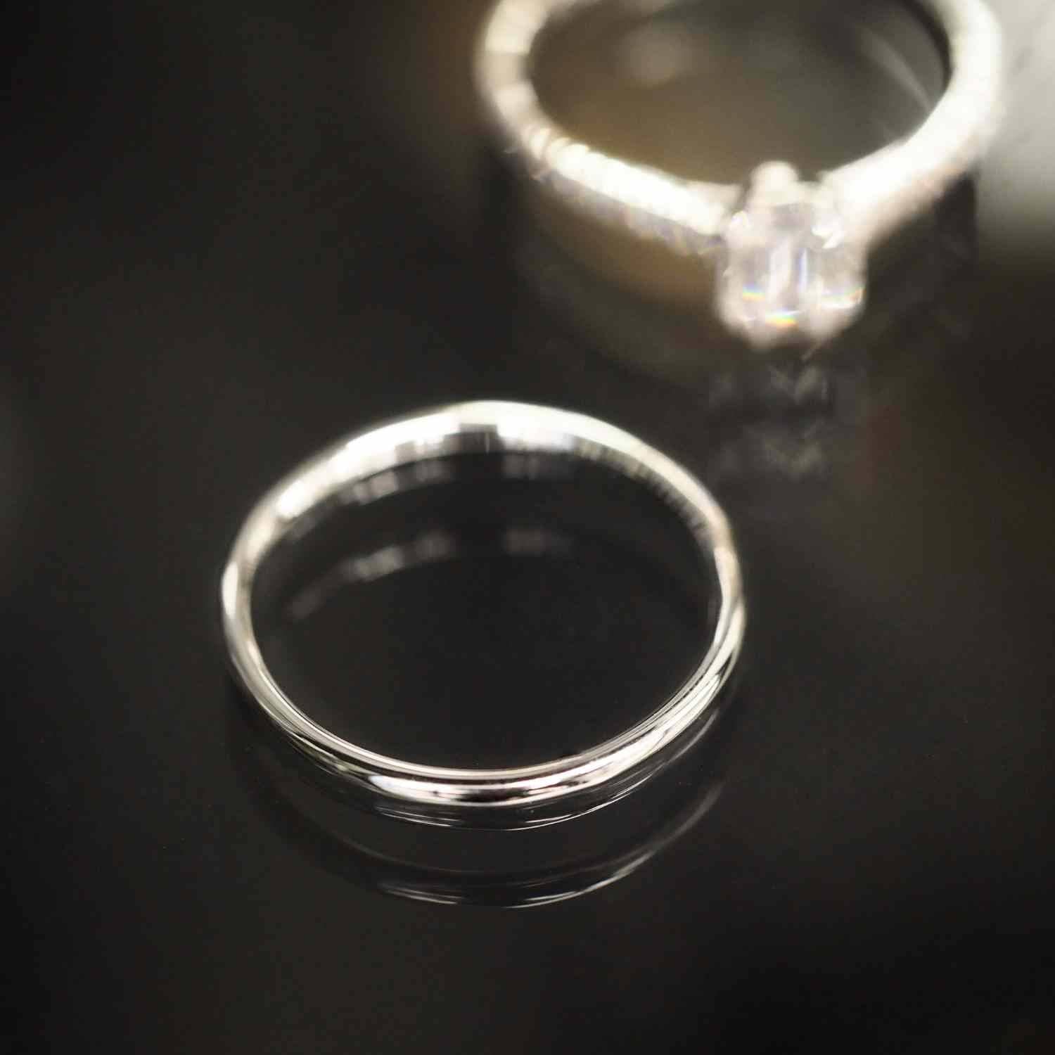 EVELYNE-M CURVACEOUS | Classic Fine - Ring - Platin