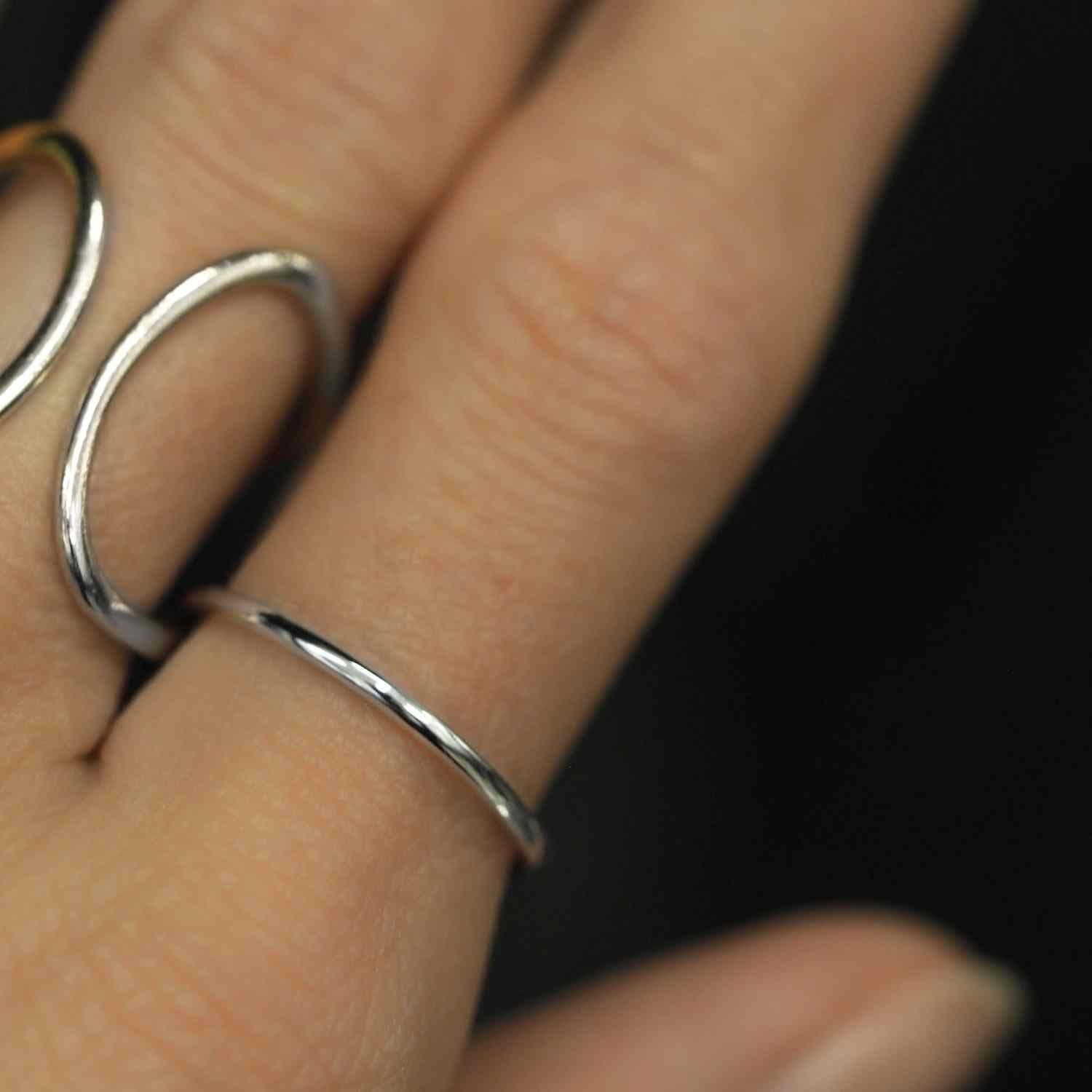 EVELYNE-M CURVACEOUS | Classic Fine - Ring - Platin