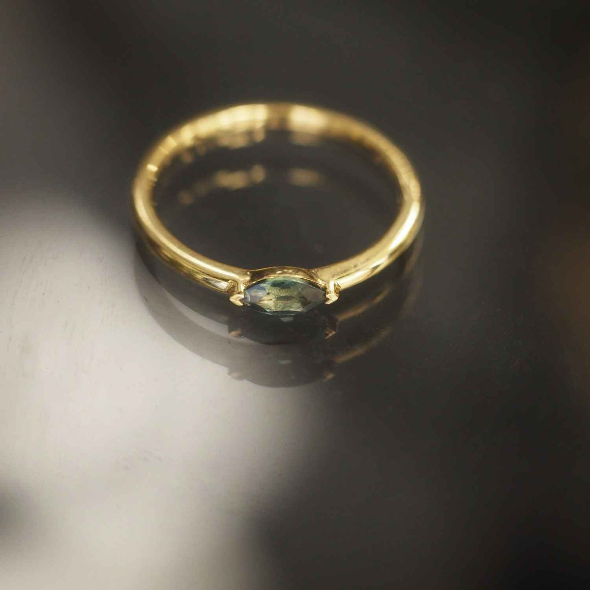 EVELYNE-M CURVACEOUS | Marquise Eye Pine Green Tourmaline - Ring - 18 Karat Gold (LIMITED EDITION)