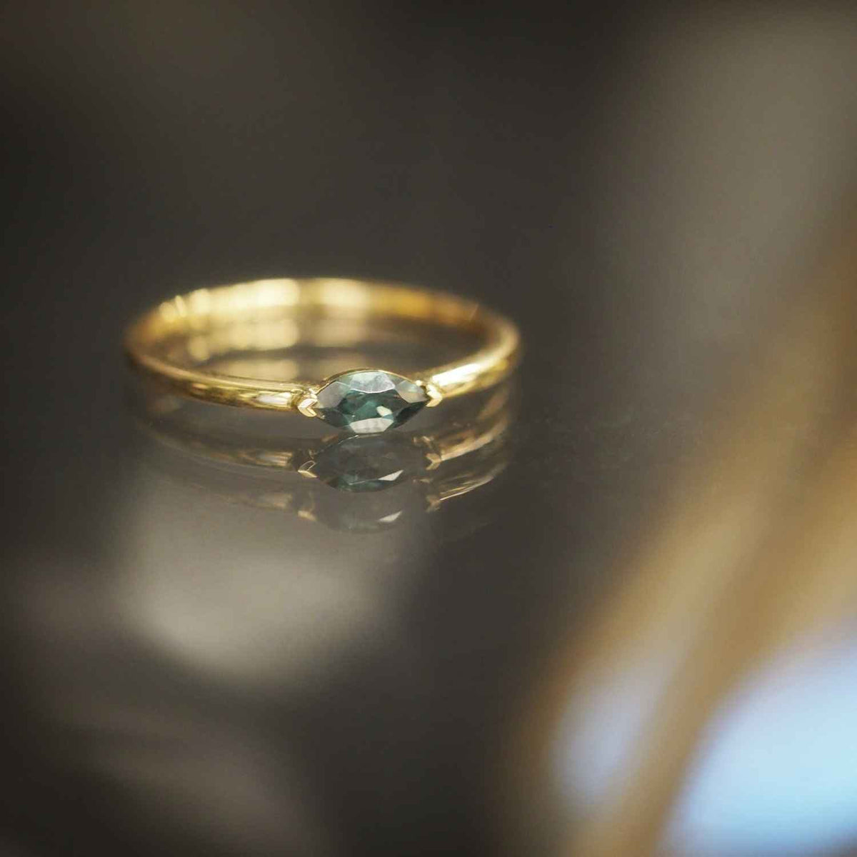 EVELYNE-M CURVACEOUS | Marquise Eye Pine Green Tourmaline - Ring - 18 Karat Gold (LIMITED EDITION)
