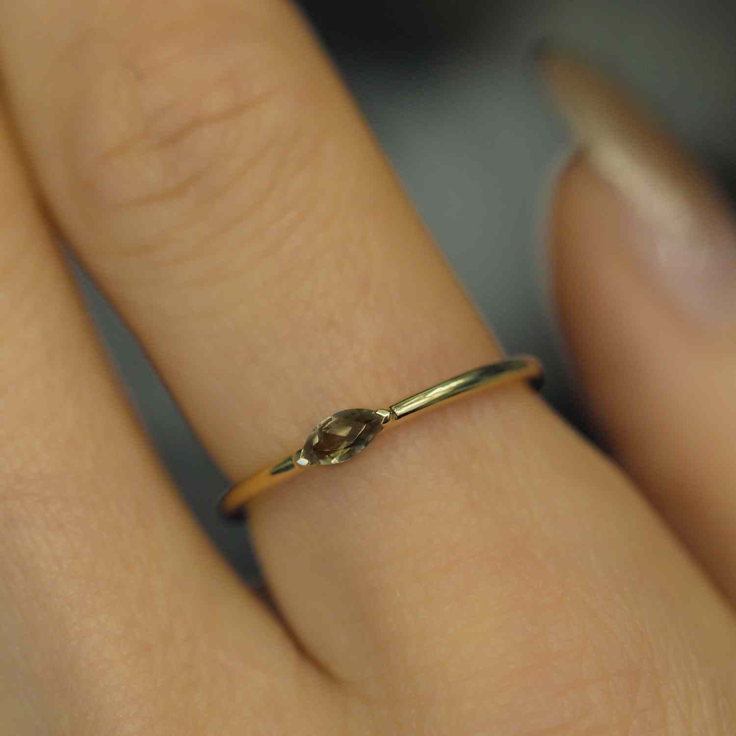 EVELYNE-M CURVACEOUS | Marquise Eye Smoky - Ring - 18 Karat Gold (LIMITED EDITION)