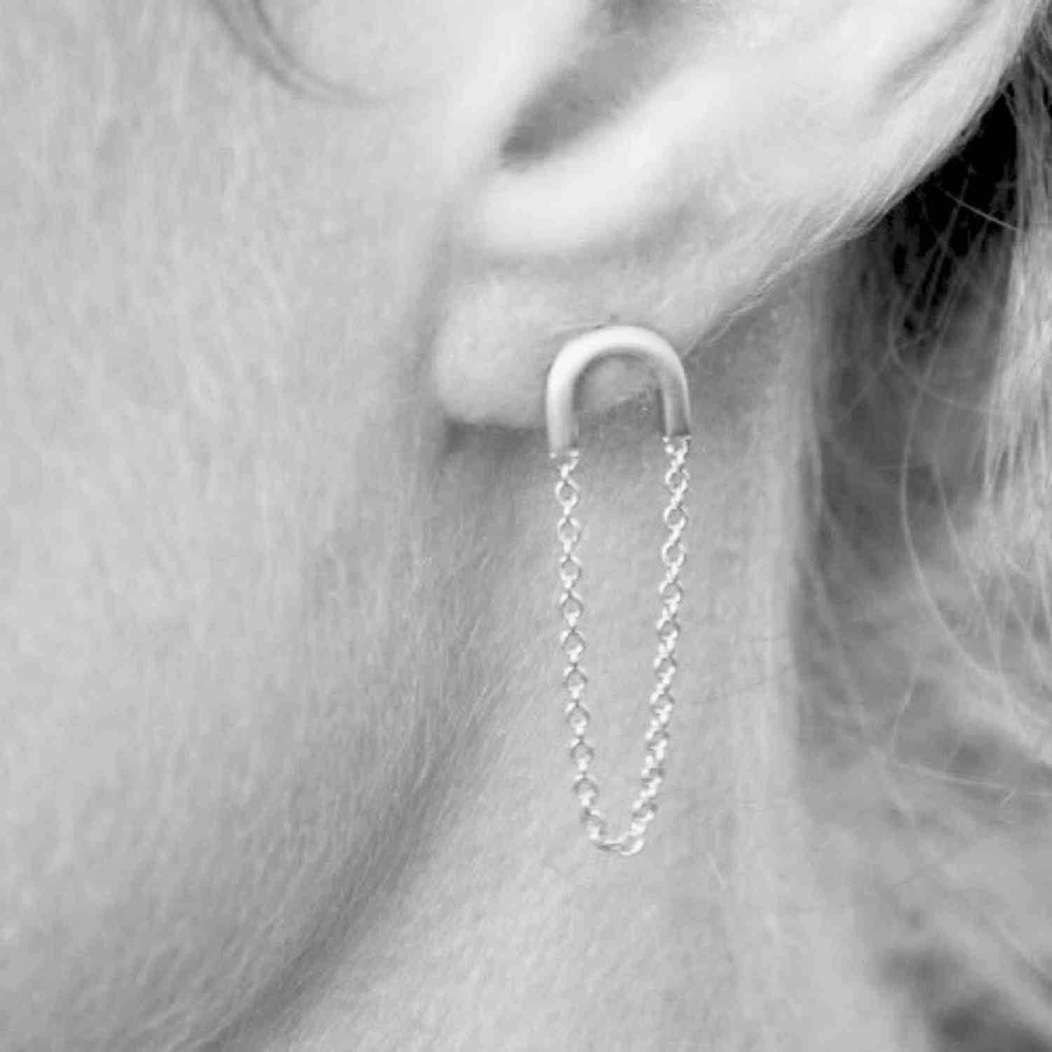 EVELYNE-M ELONGATED | Chaining - Stud Earring - Silver