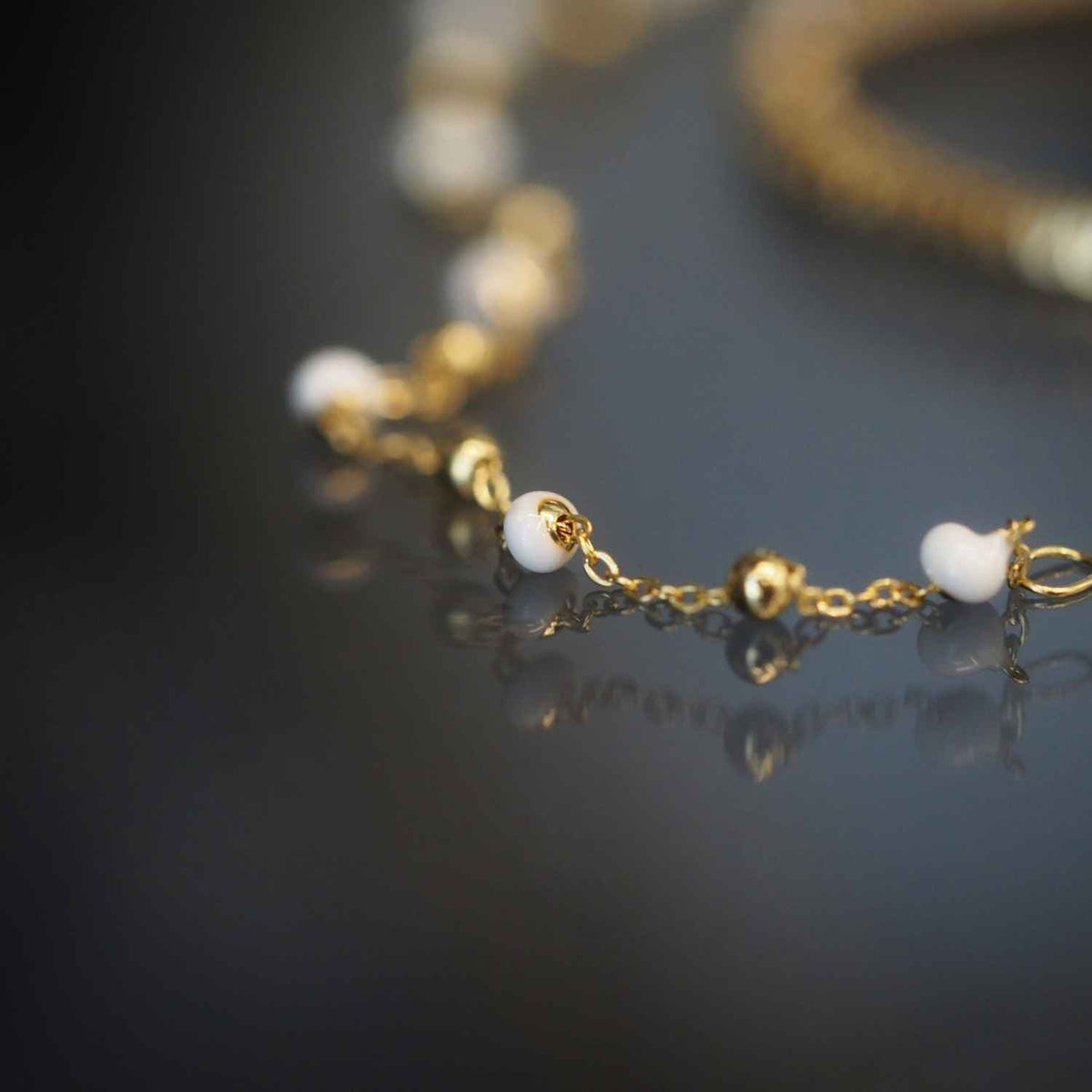 EVELYNE-M 42cm LUNAMOTION | Meteoroids Orbit White Enamel - Collar - 18 Karat Gold