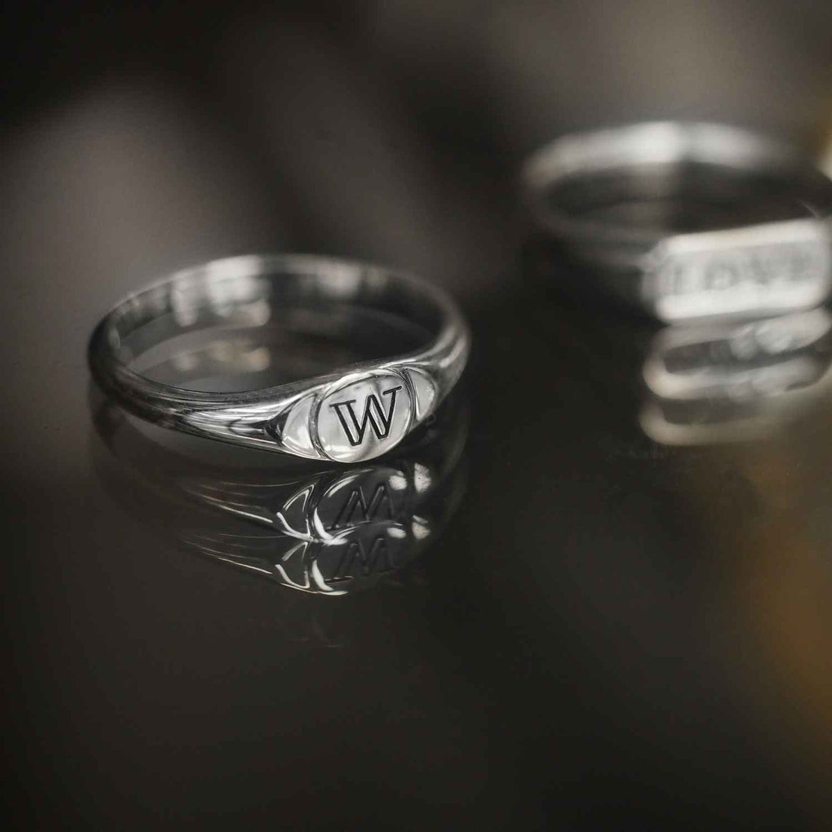 EVELYNE-M LUNAMOTION | Moon Signet - Ring - Silver + ENGRAVING