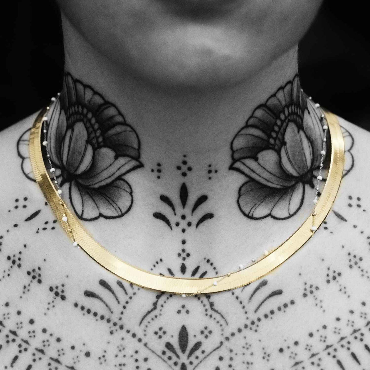 EVELYNE-M 45cm METROPOLIS | Construct Ultimate (69) - Collar - Gold