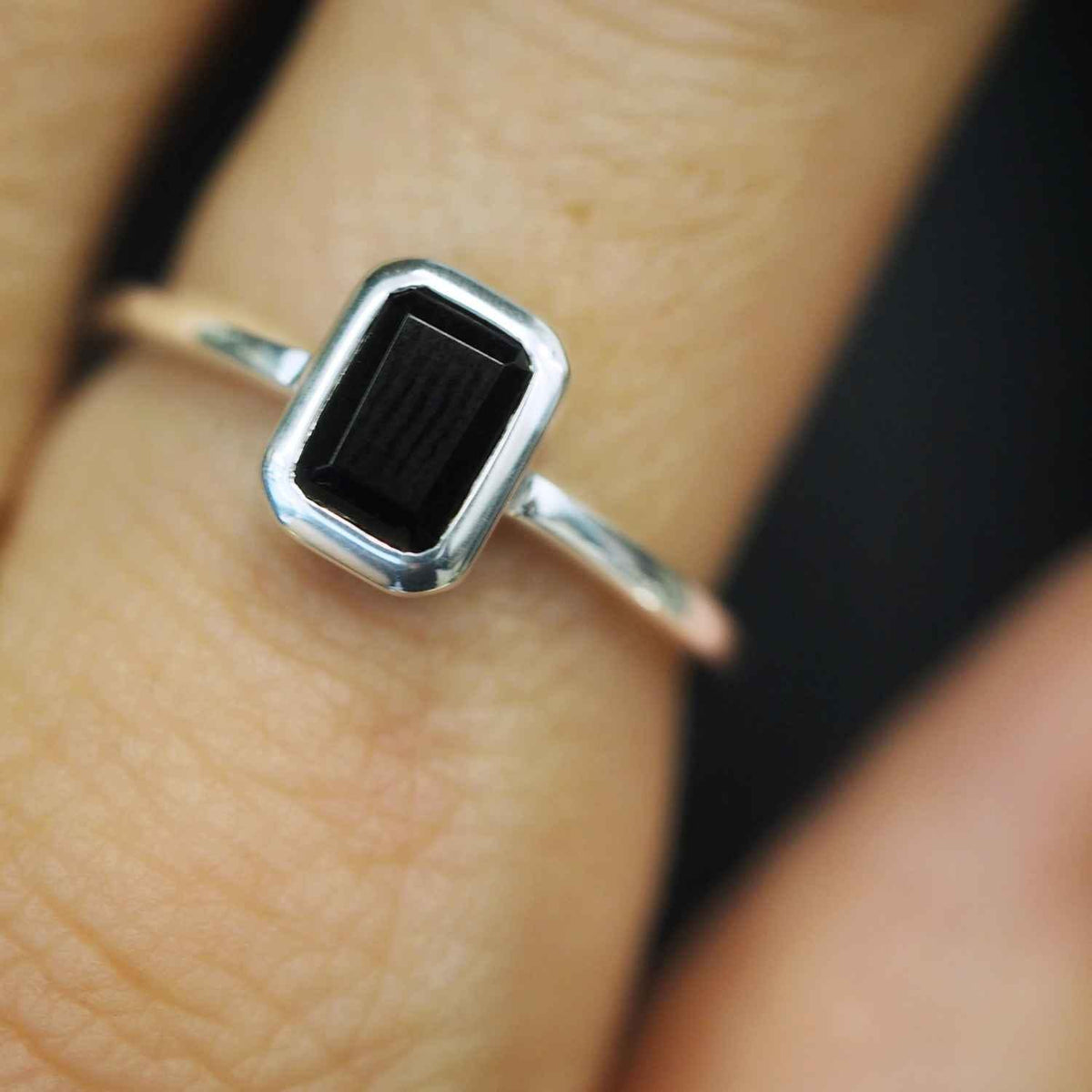 EVELYNE-M METROPOLIS | Octagon Black Onyx - Ring - Silver