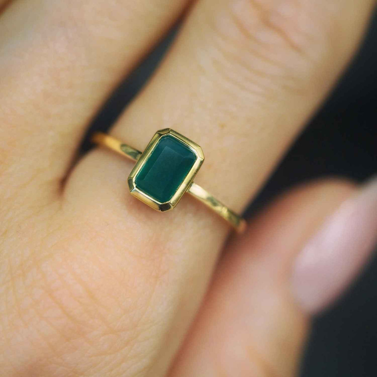 EVELYNE-M METROPOLIS | Octagon Green Onyx - Ring - Gold