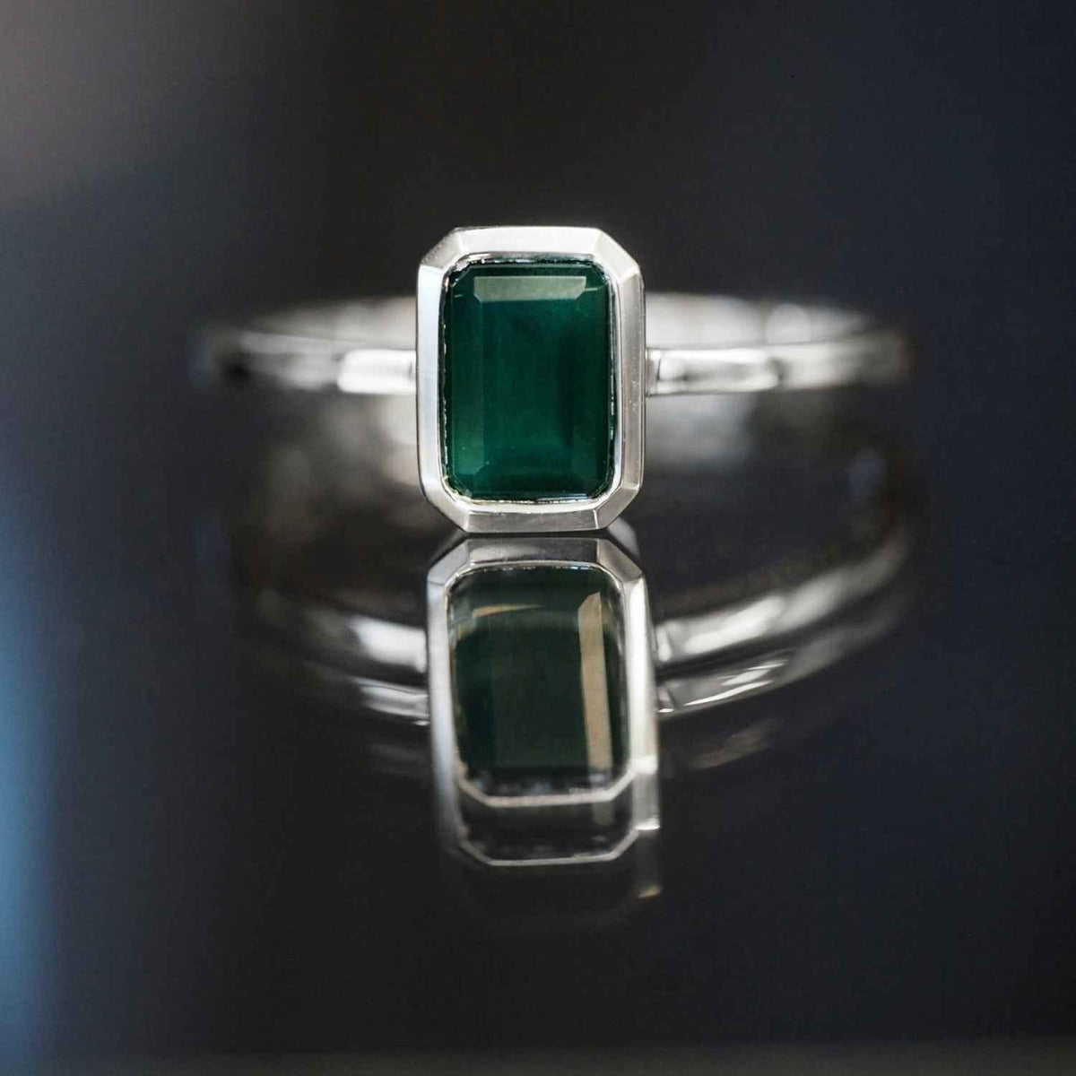 EVELYNE-M METROPOLIS | Octagon Green Onyx - Ring - Silver