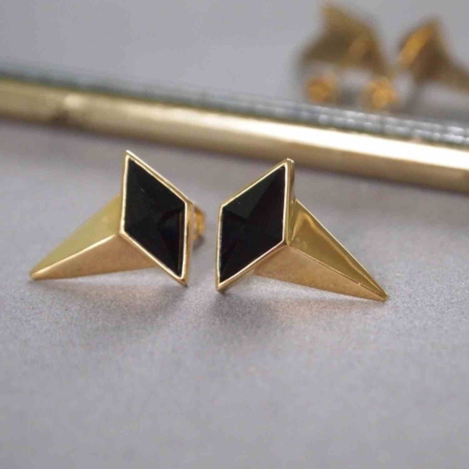 EVELYNE-M ONEIRO | Alliance Black Onyx 1/2 - Stud Earring - Gold