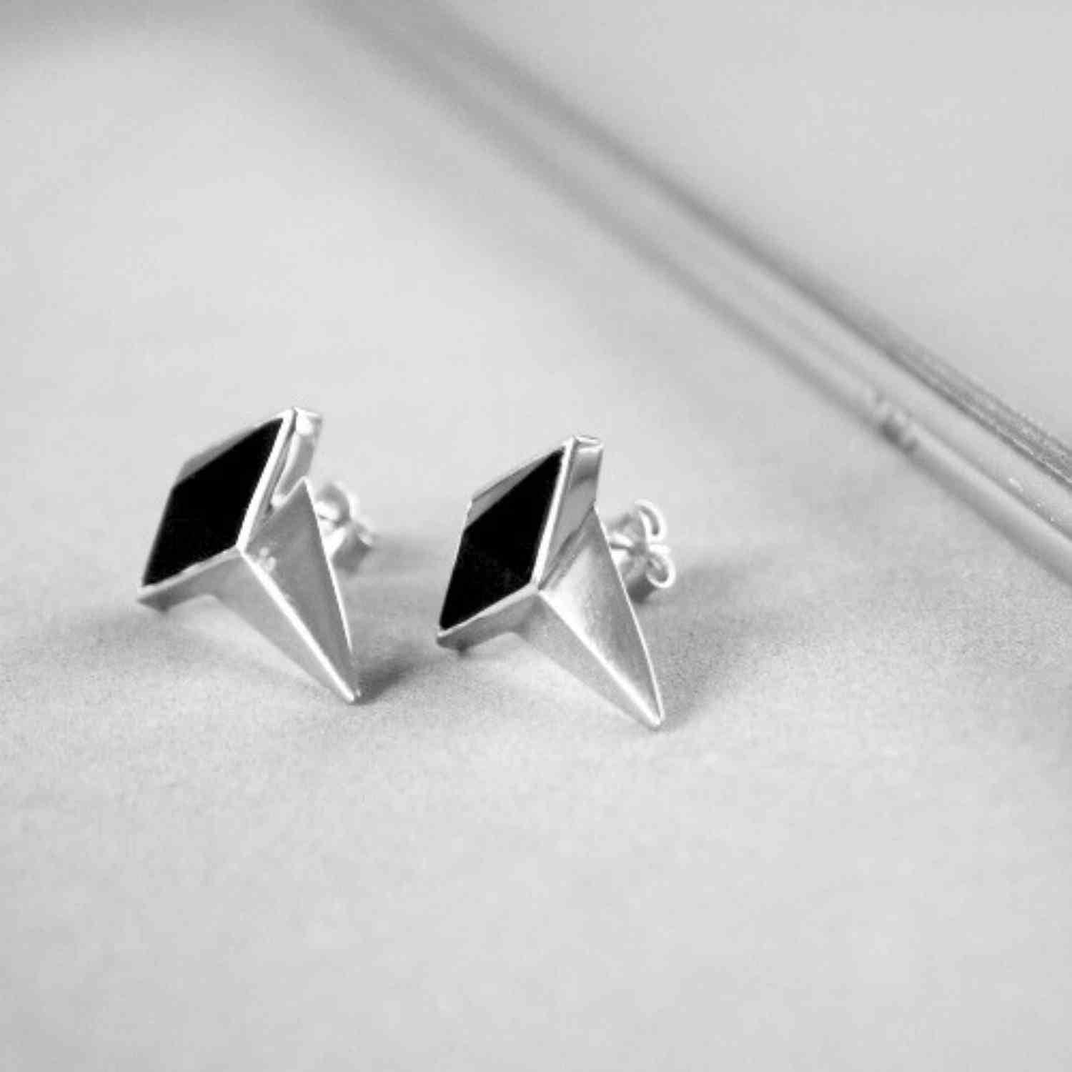 EVELYNE-M ONEIRO | Alliance Black Onyx 1/2 - Stud Earring - Silver