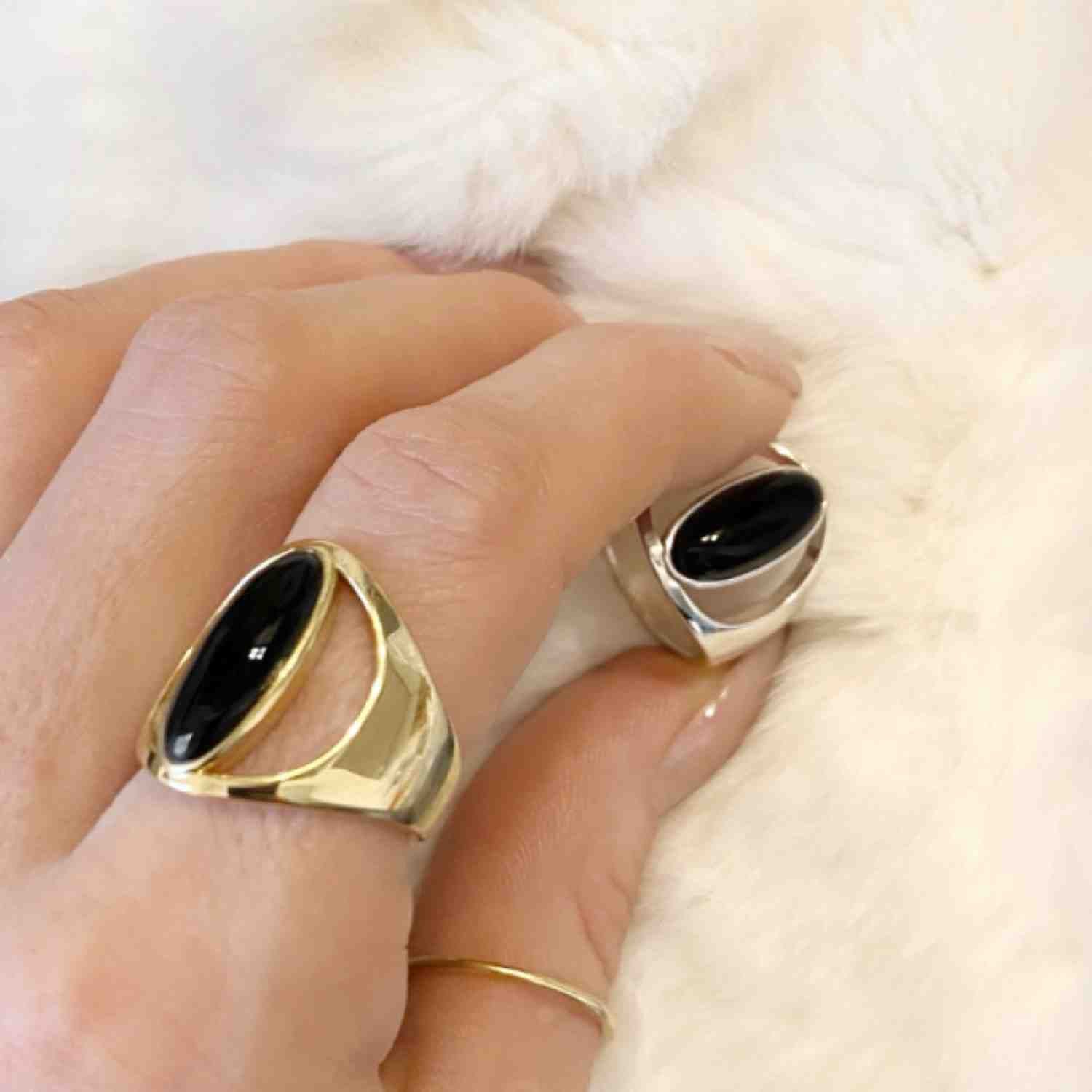 EVELYNE-M ONEIRO | Black Onyx Inception - Ring - Gold