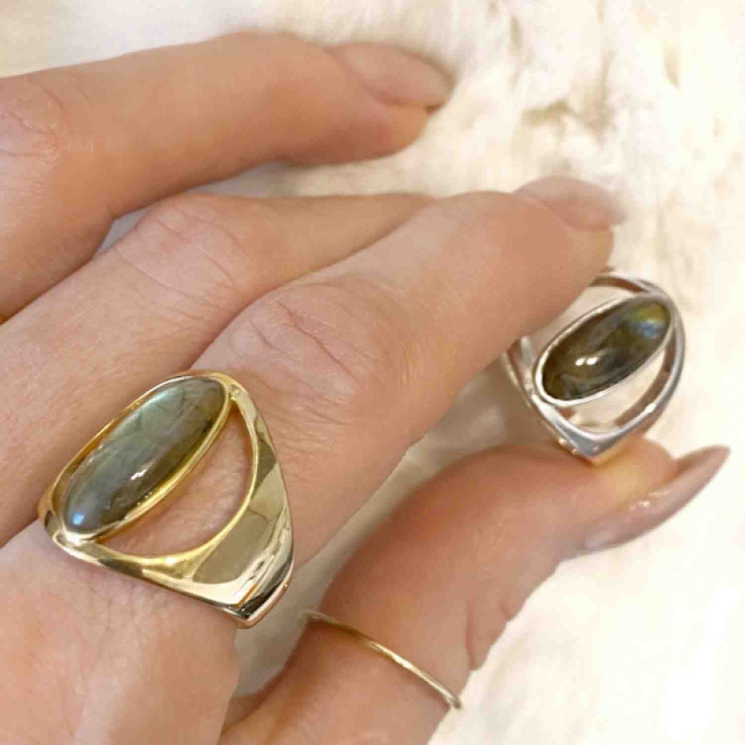 EVELYNE-M ONEIRO | Labradorite Inception - Ring - Gold